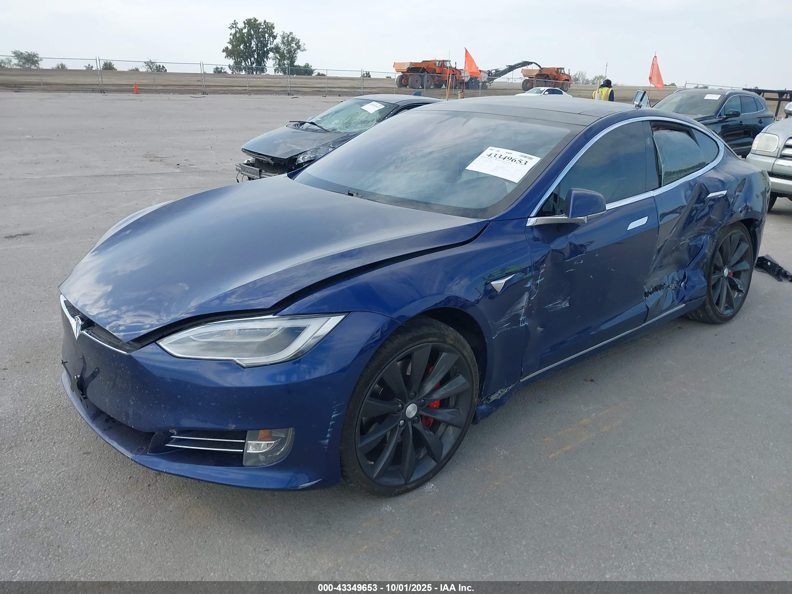 TESLA MODEL image 2
