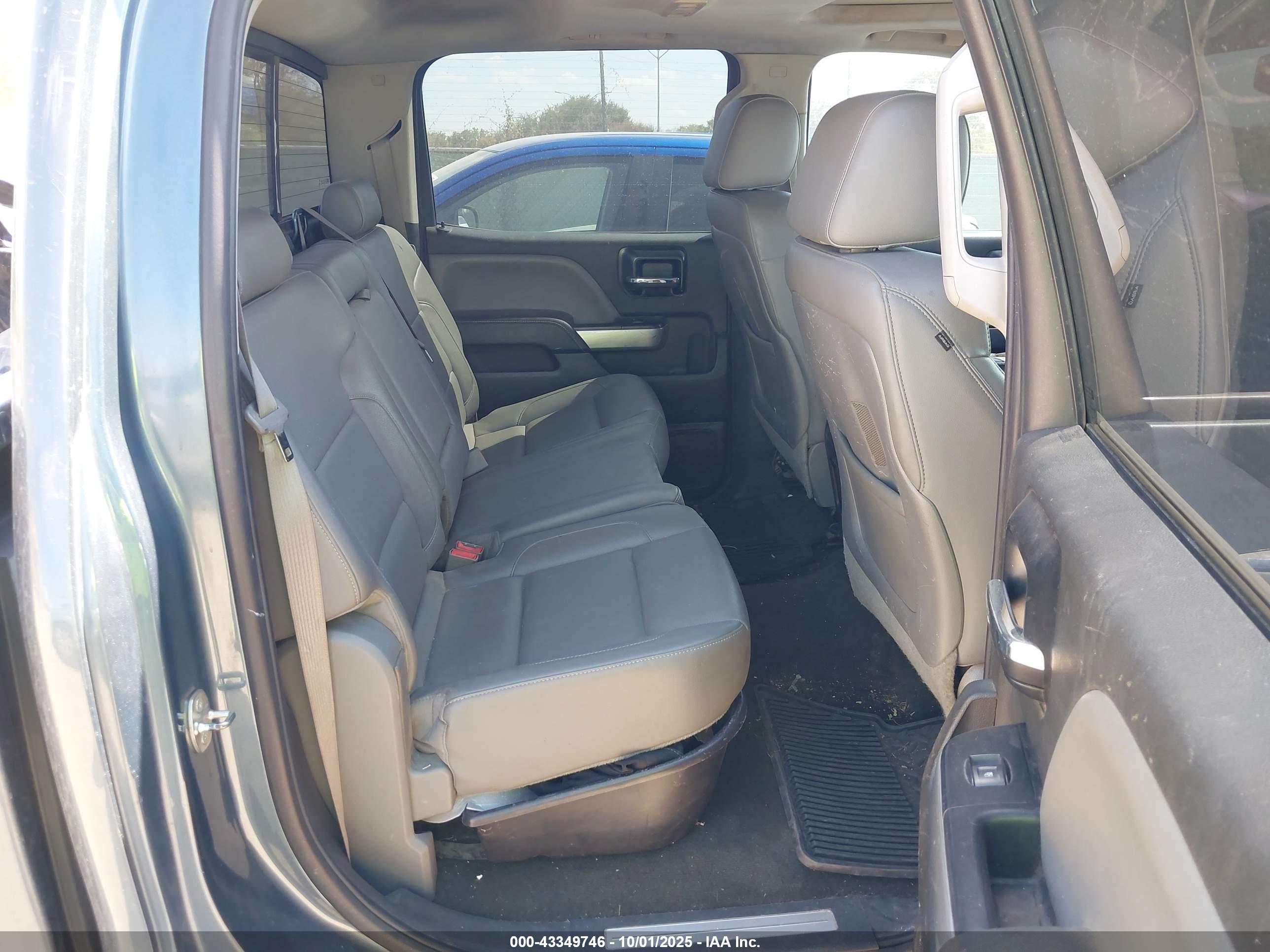 CHEVROLET SILVERADO image 8