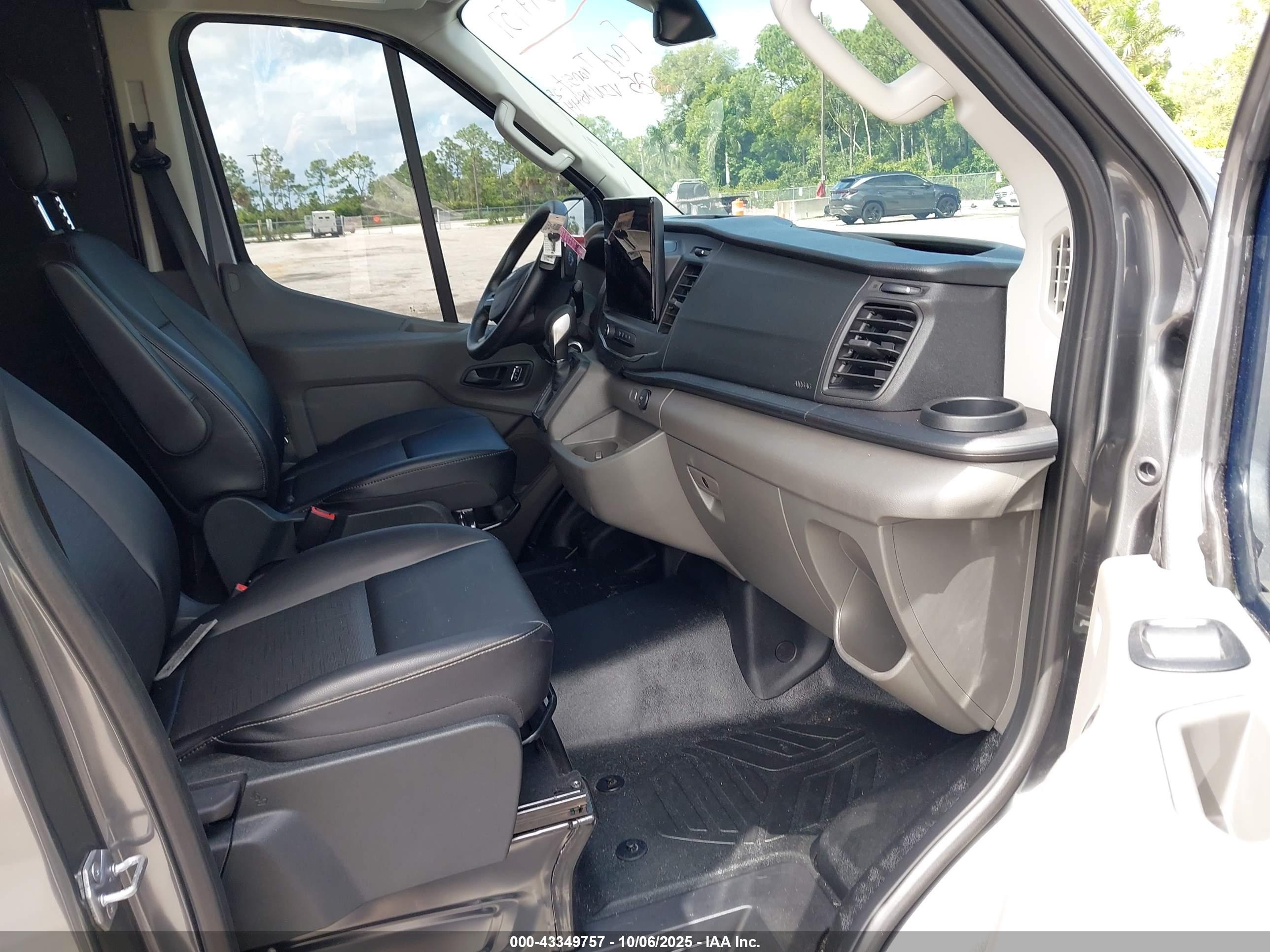 FORD TRANSIT-250 image 5