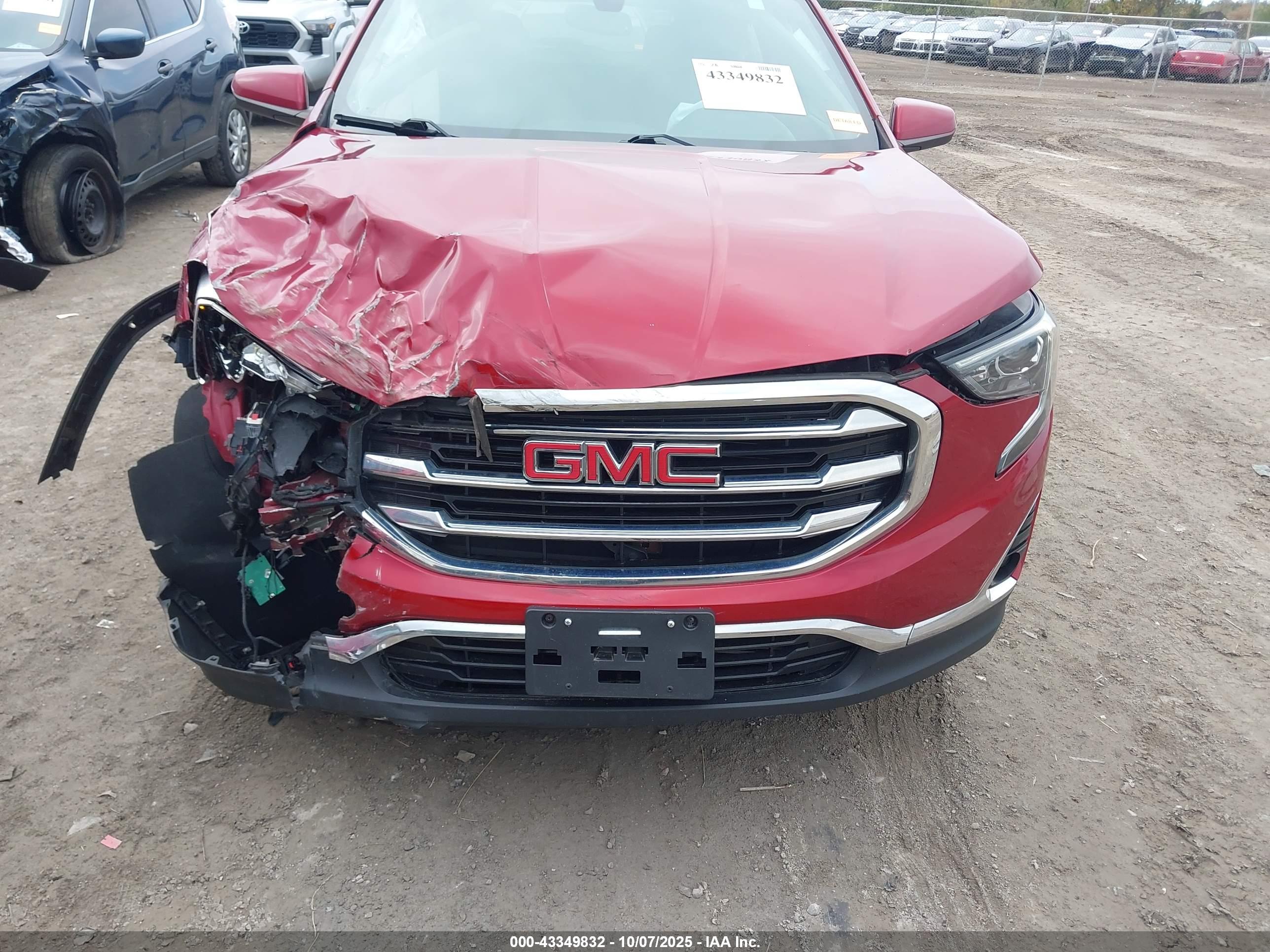 GMC TERRAIN image 6