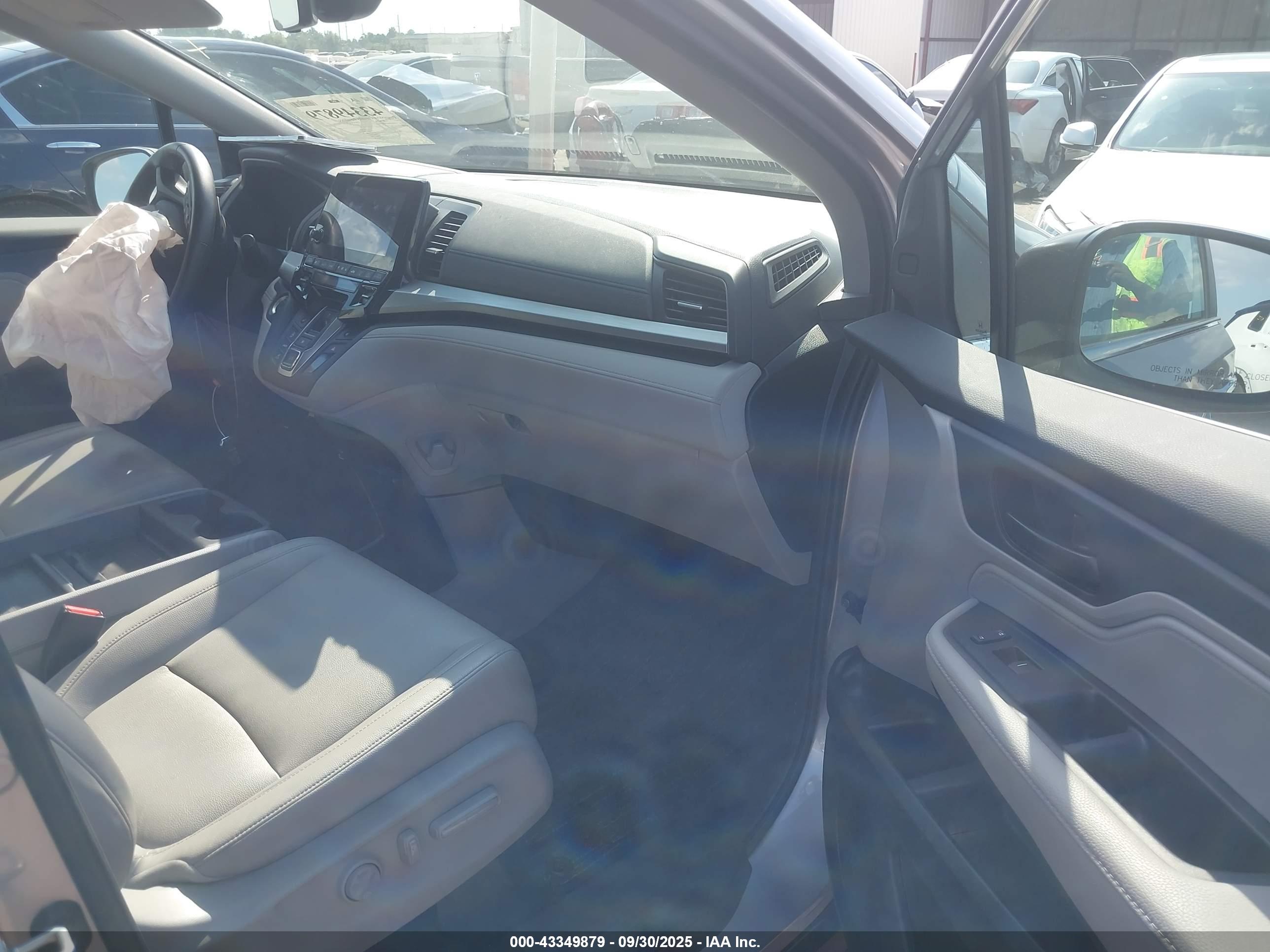HONDA ODYSSEY image 5