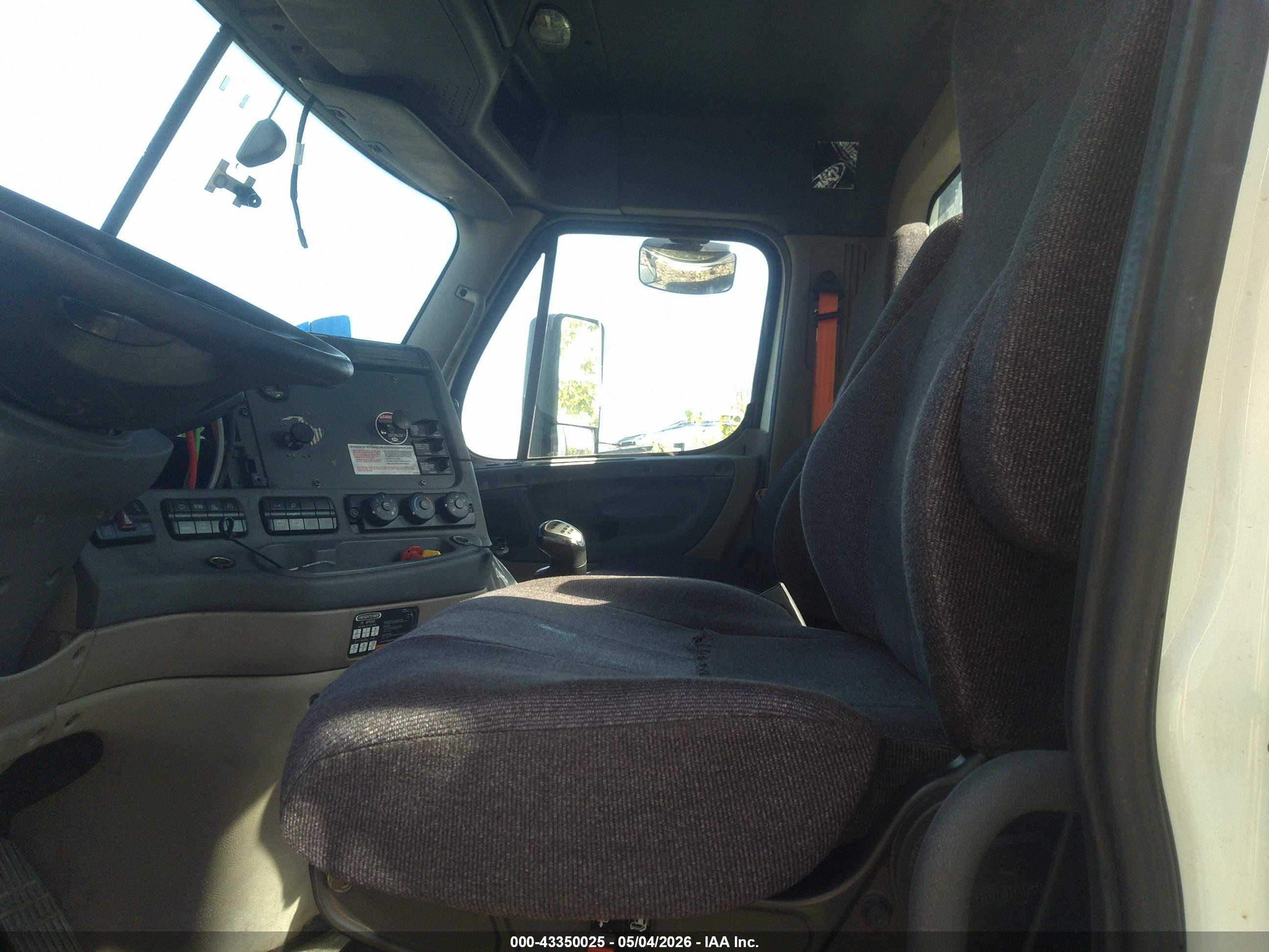 FREIGHTLINER CASCADIA image 5