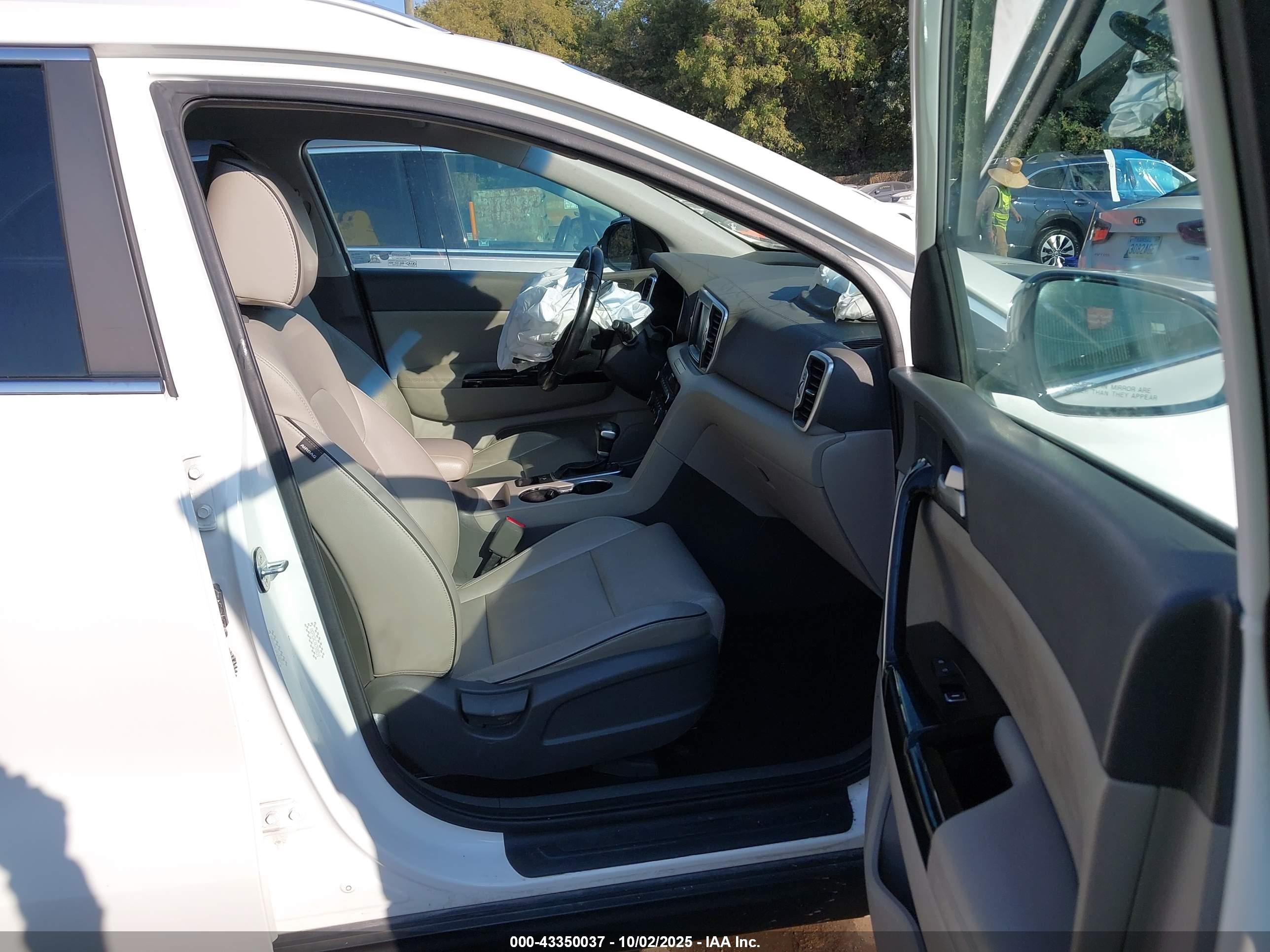 KIA SPORTAGE image 5