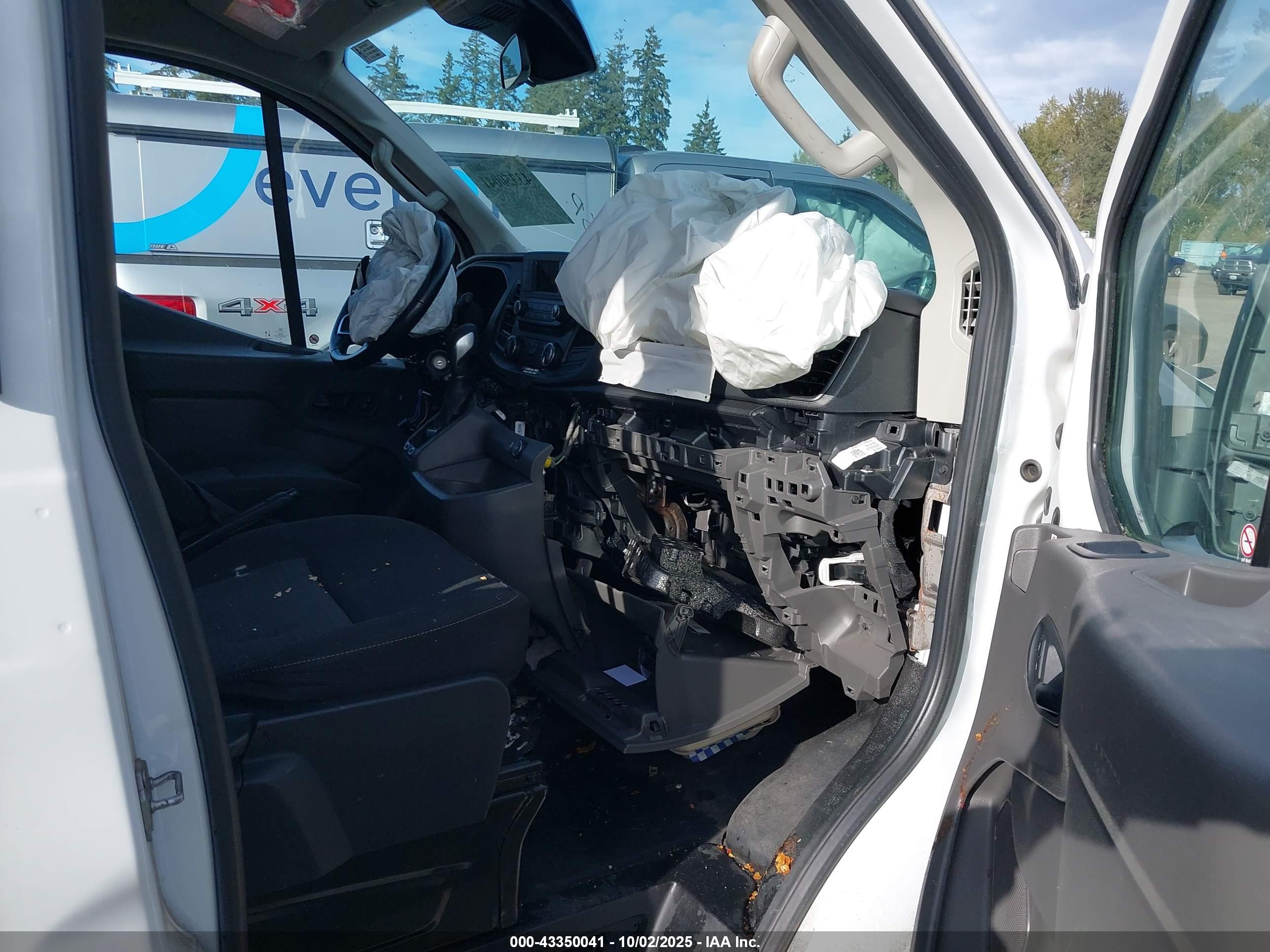 FORD TRANSIT-250 image 5