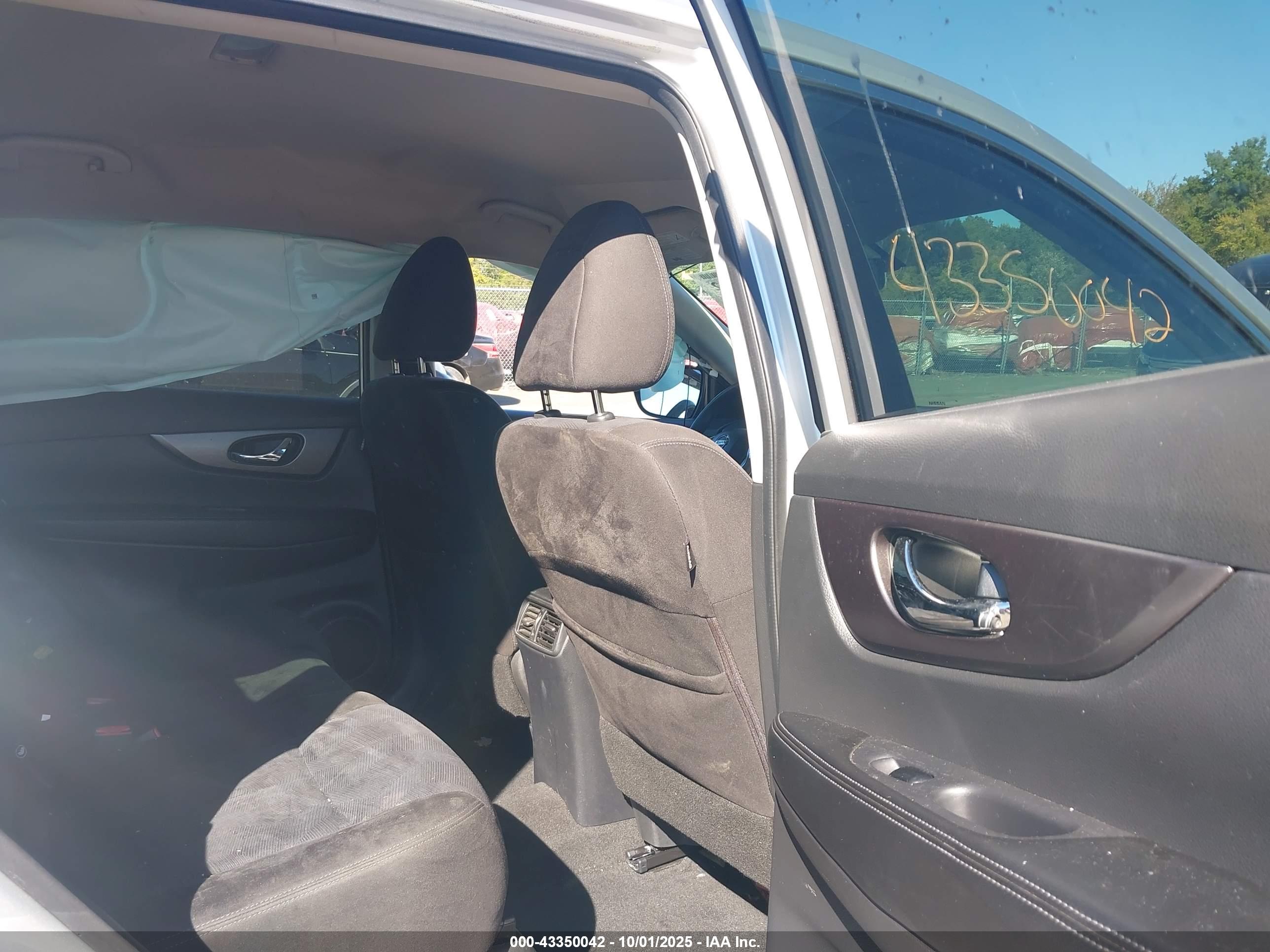 NISSAN ROGUE image 8