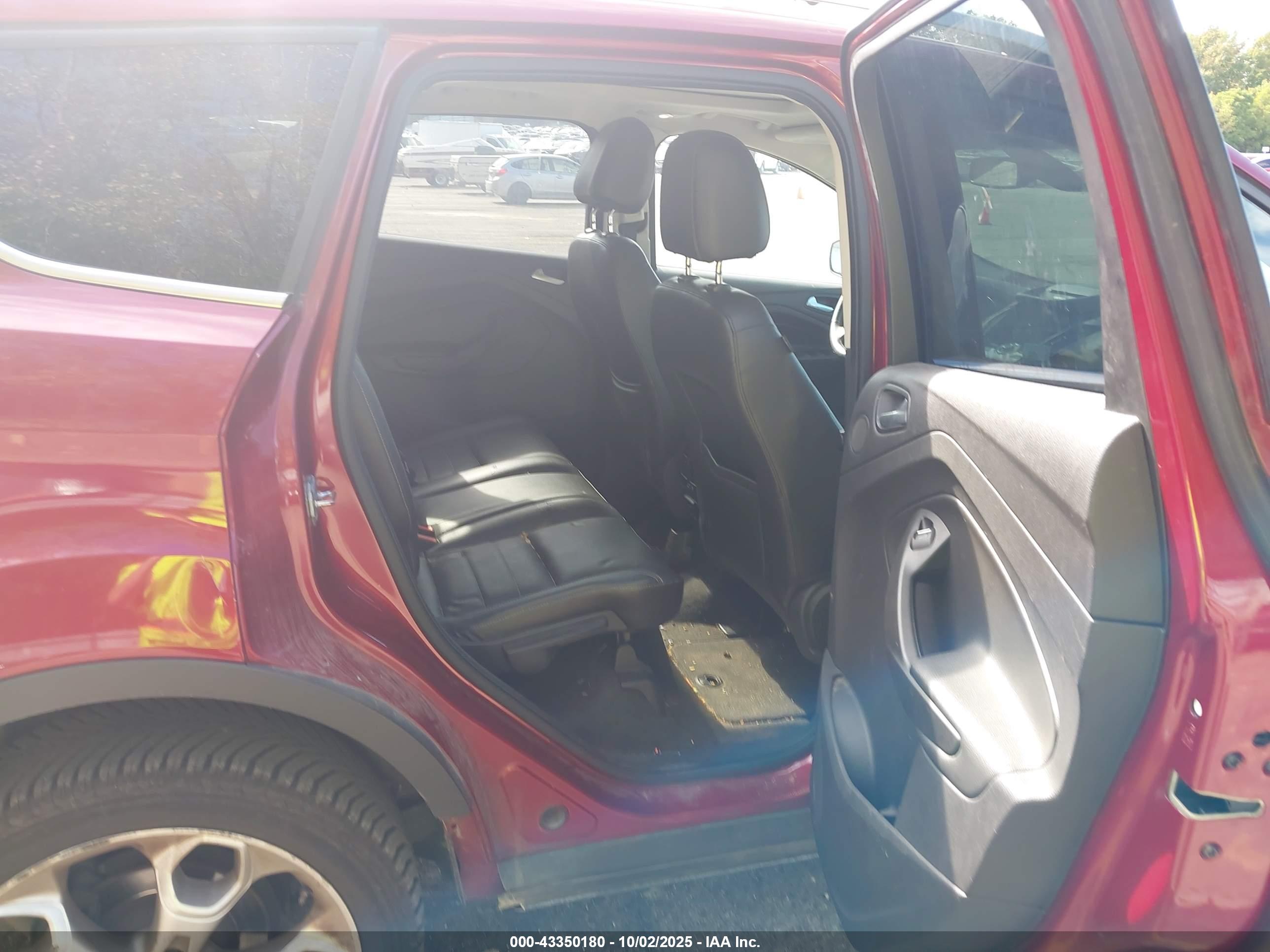 FORD ESCAPE image 8