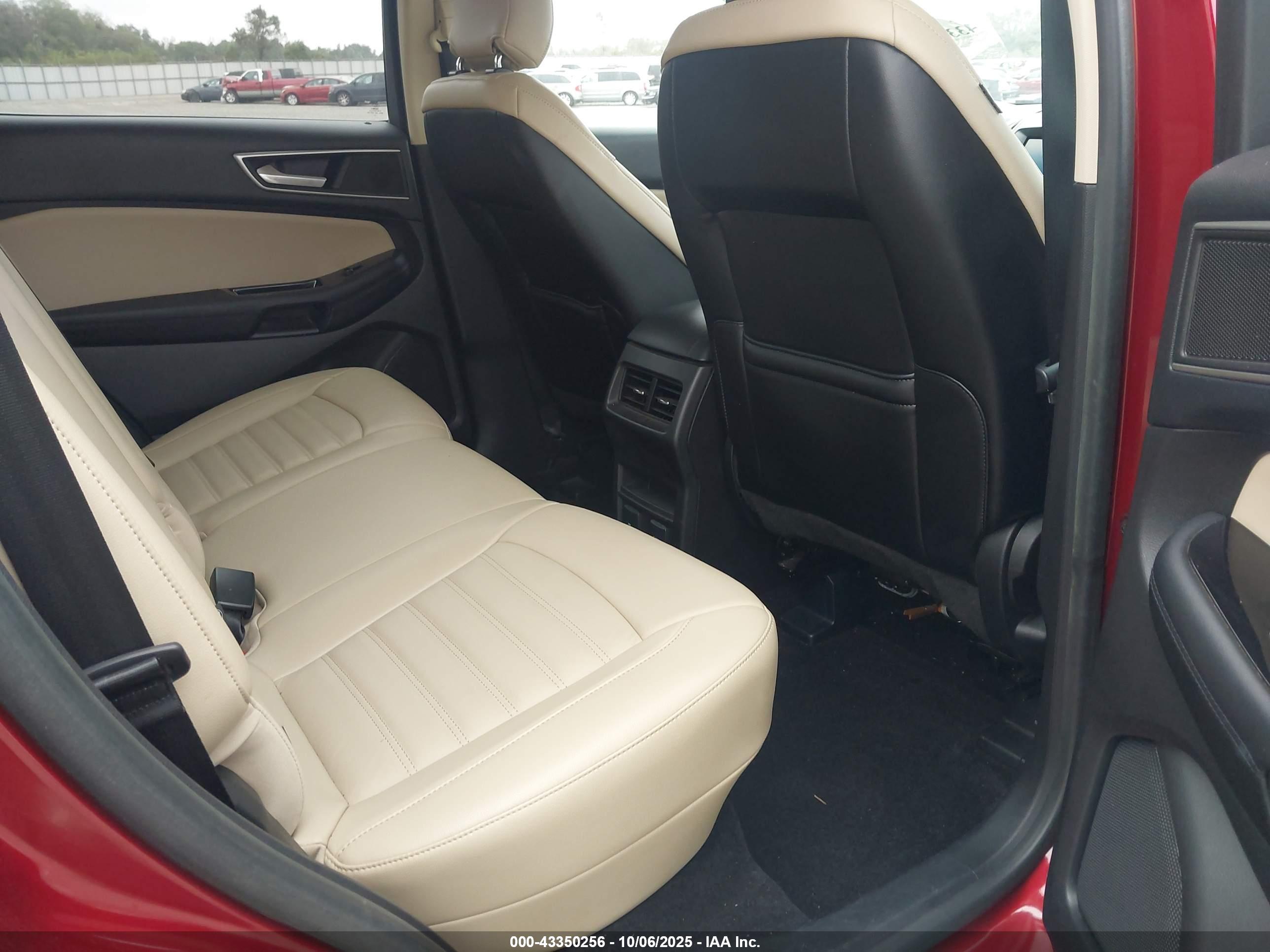 FORD EDGE image 8