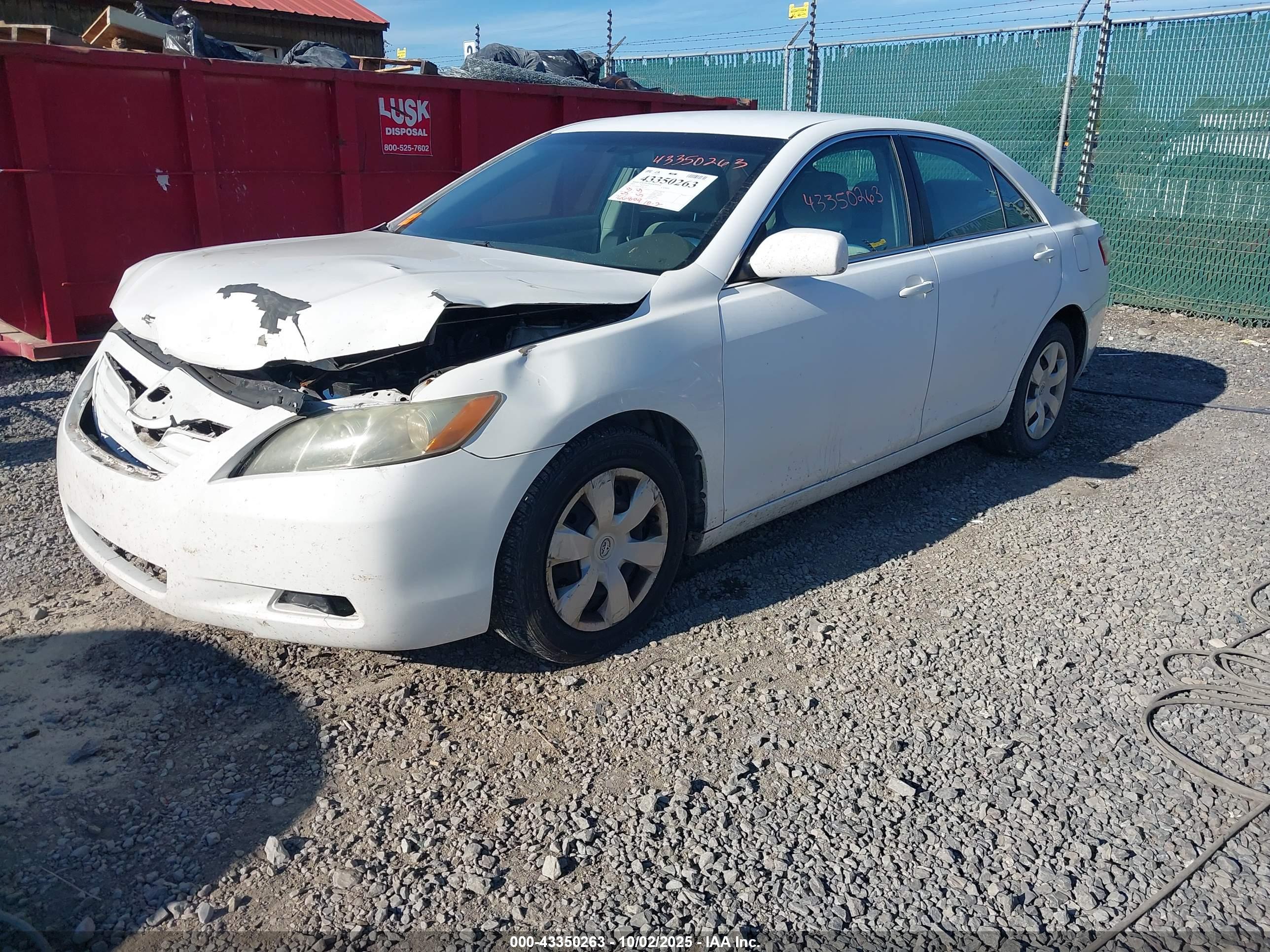 TOYOTA CAMRY image 2