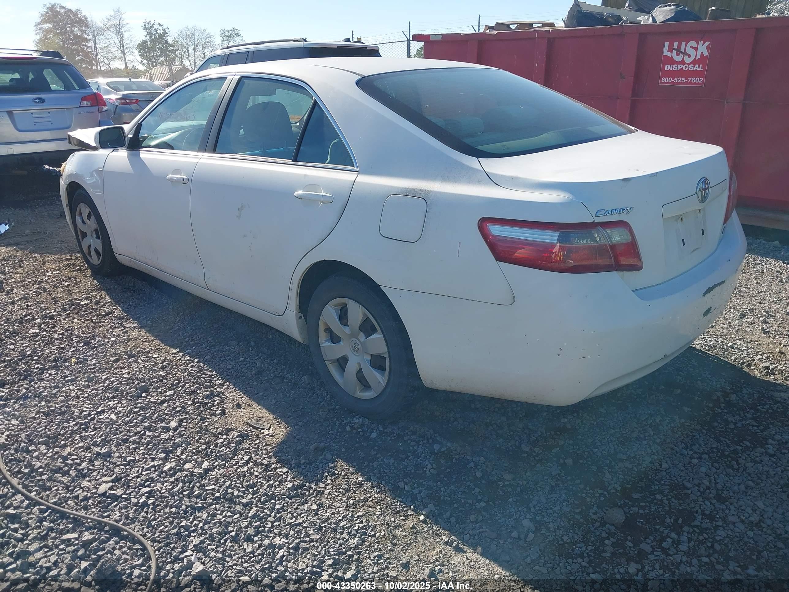 TOYOTA CAMRY image 3