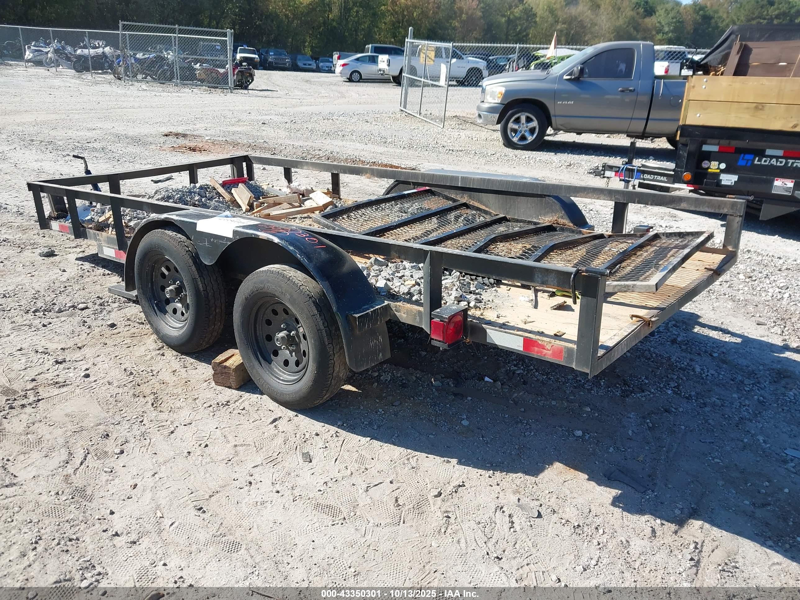 TRAILER TOP image 3