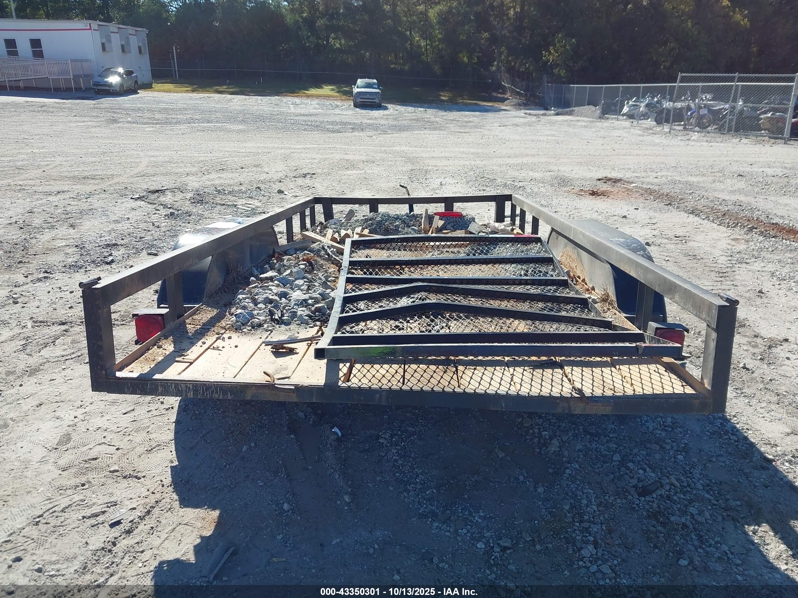 TRAILER TOP image 6