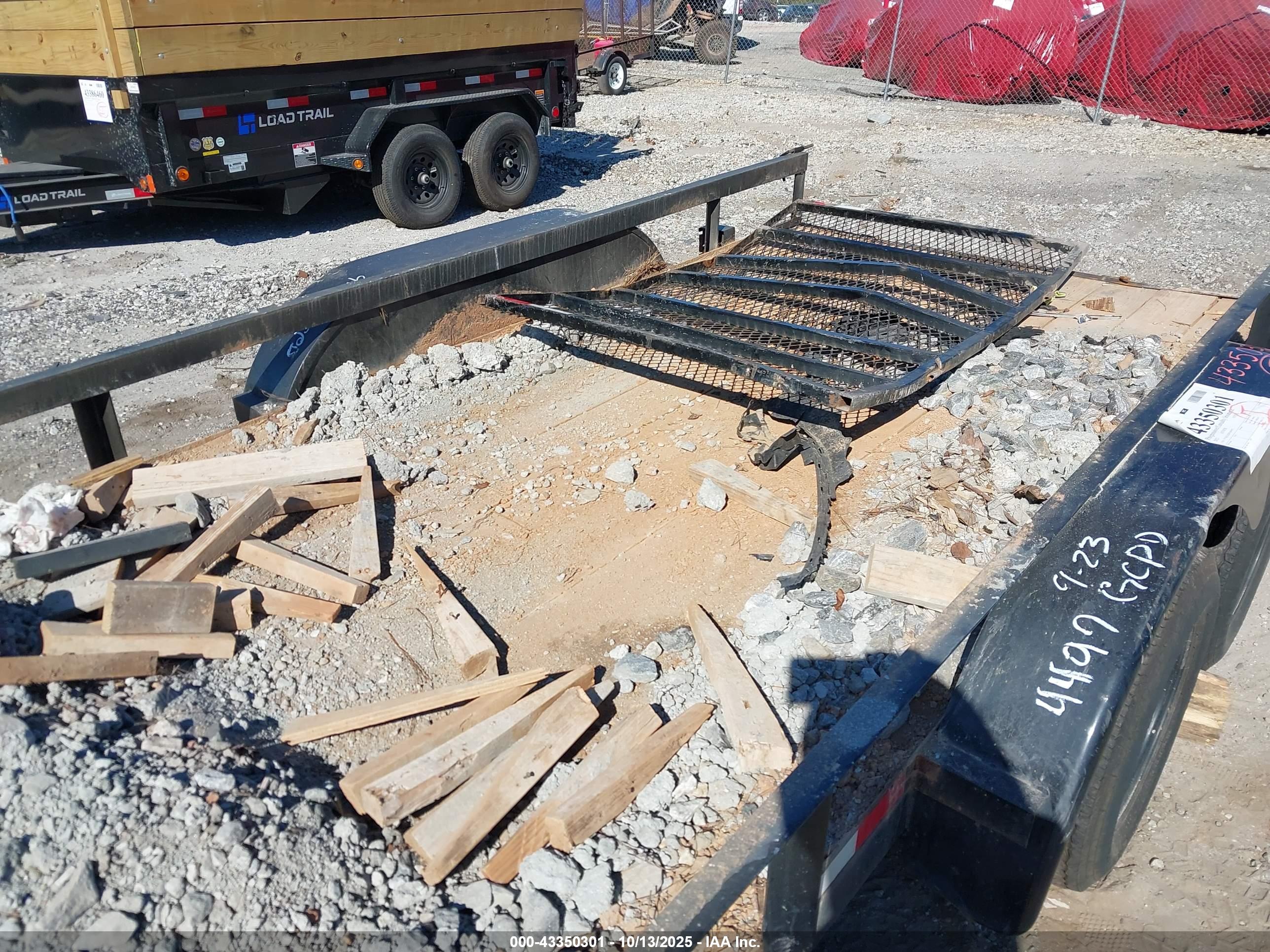 TRAILER TOP image 8