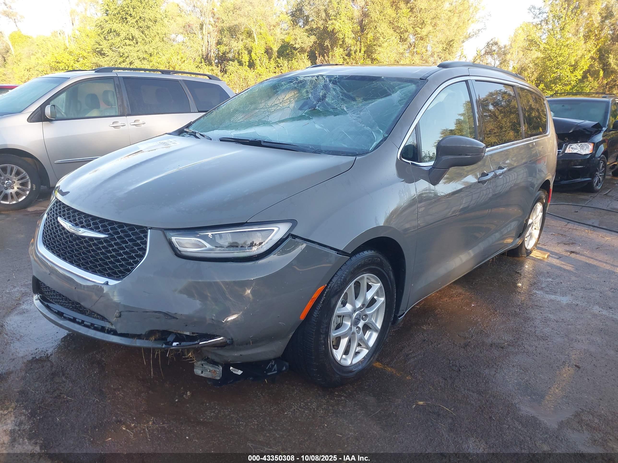 CHRYSLER PACIFICA image 2