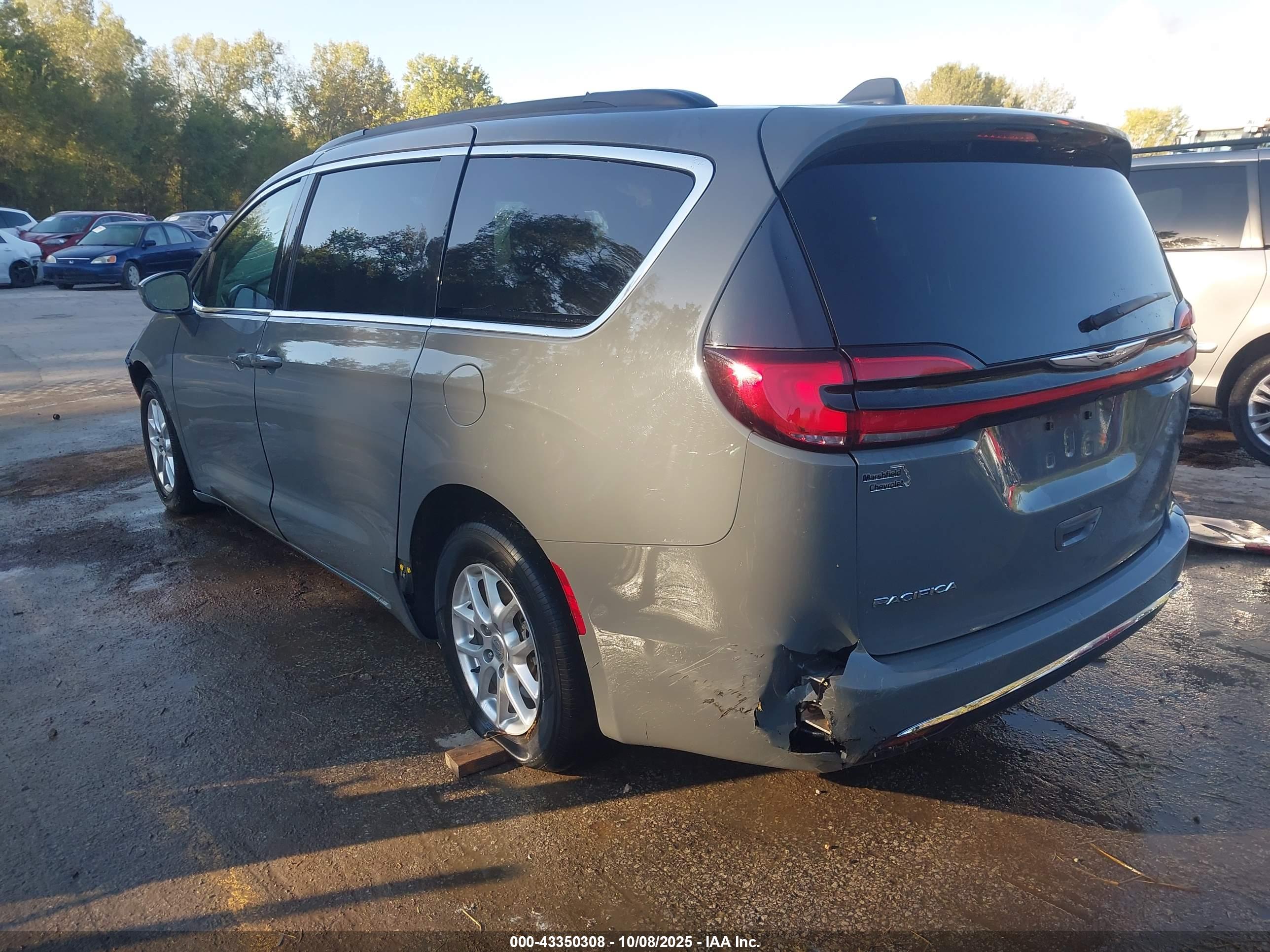 CHRYSLER PACIFICA image 3
