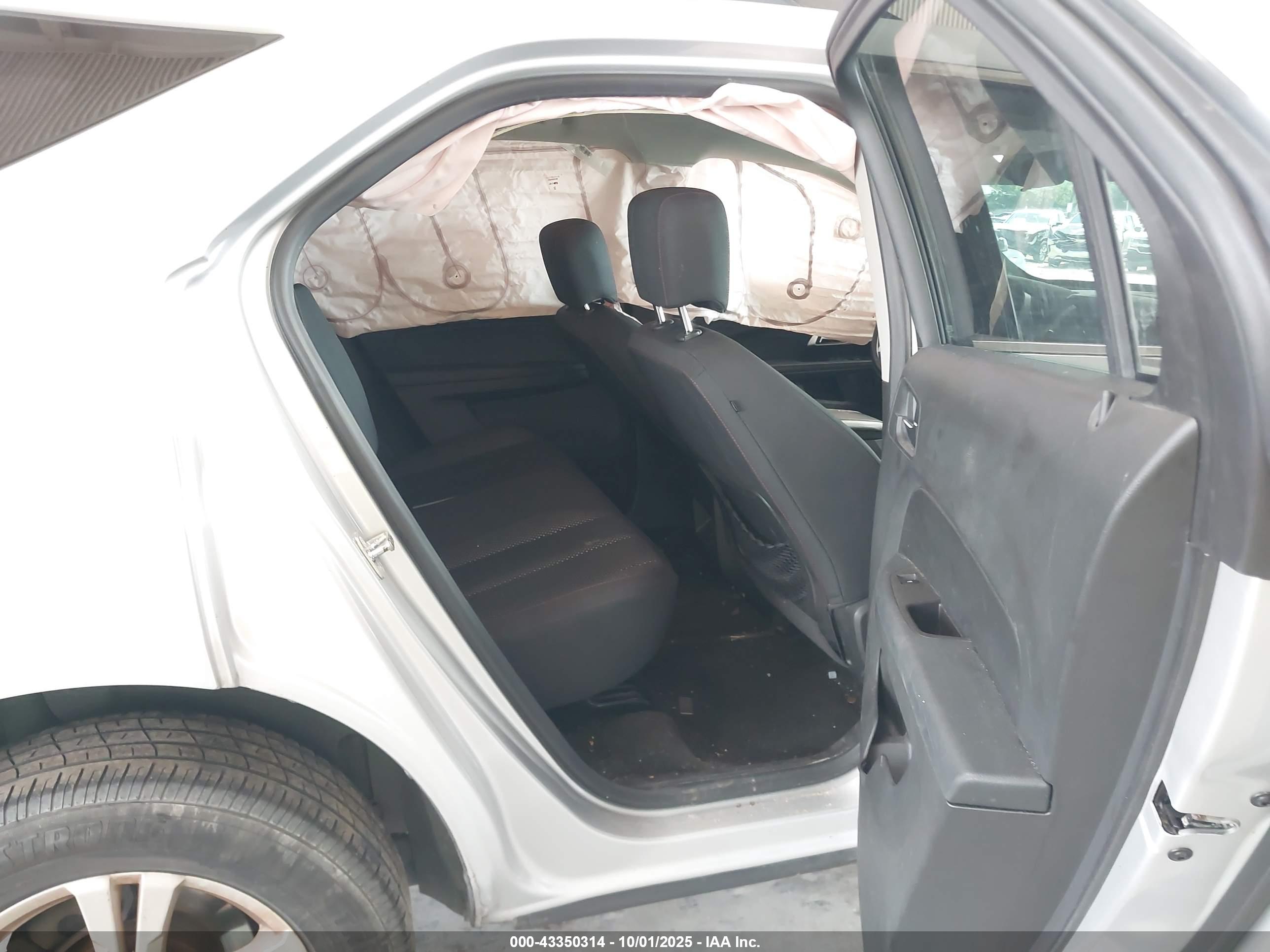 CHEVROLET EQUINOX image 8