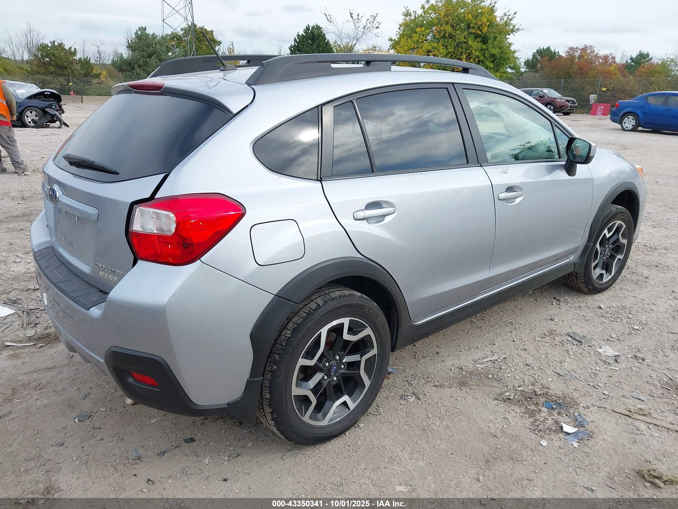 SUBARU CROSSTREK image 4