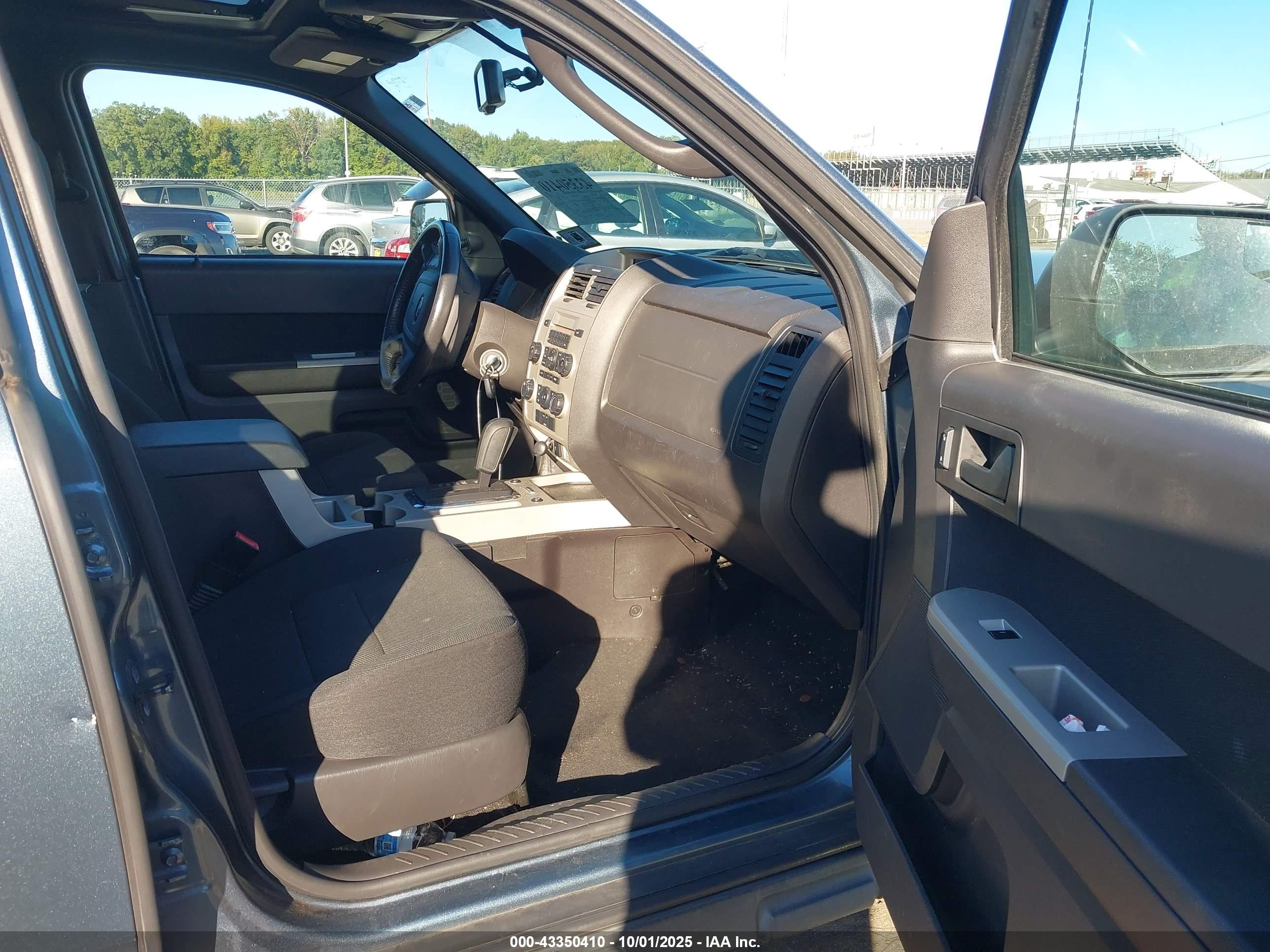 FORD ESCAPE image 5