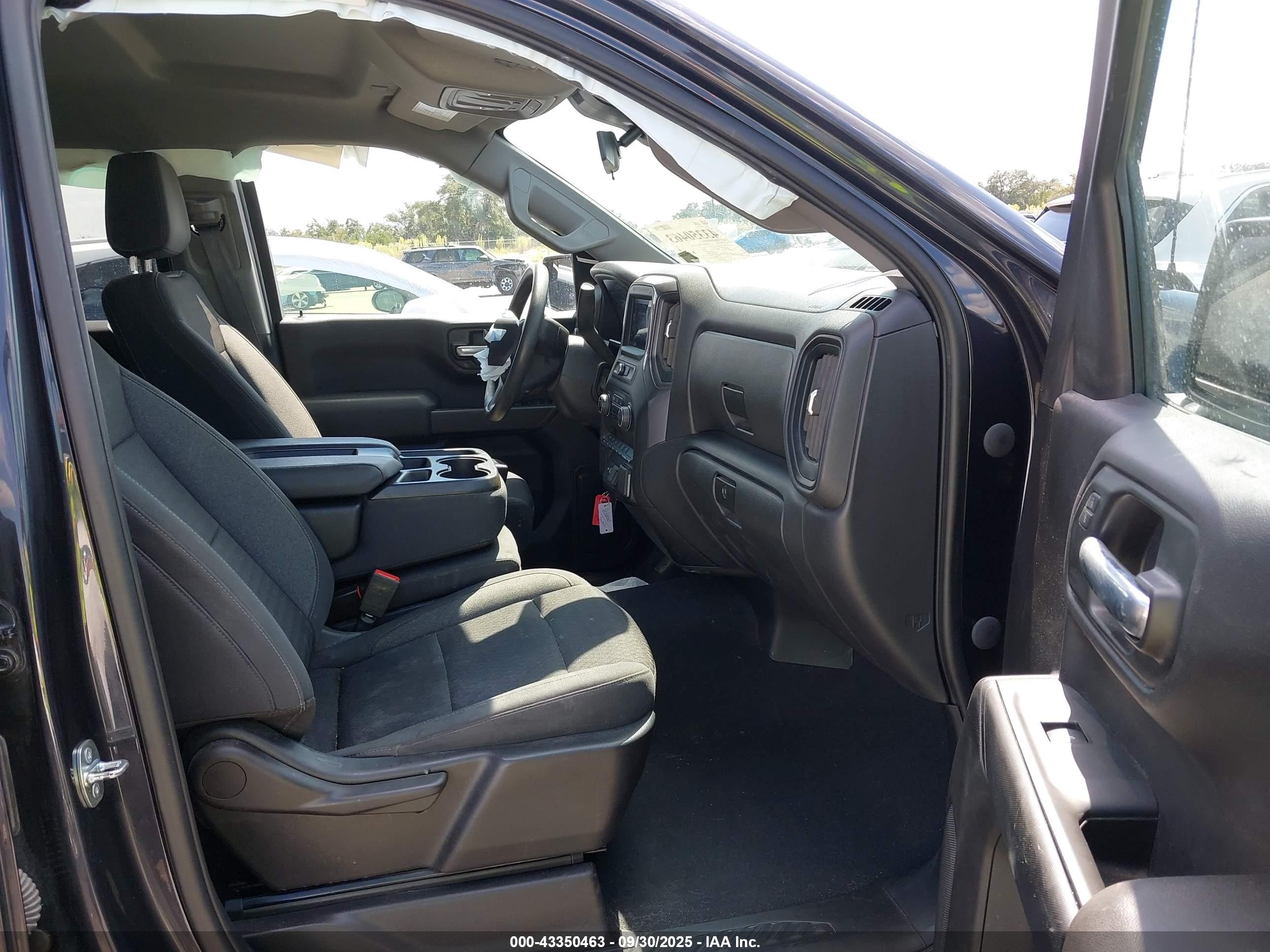CHEVROLET SILVERADO image 5