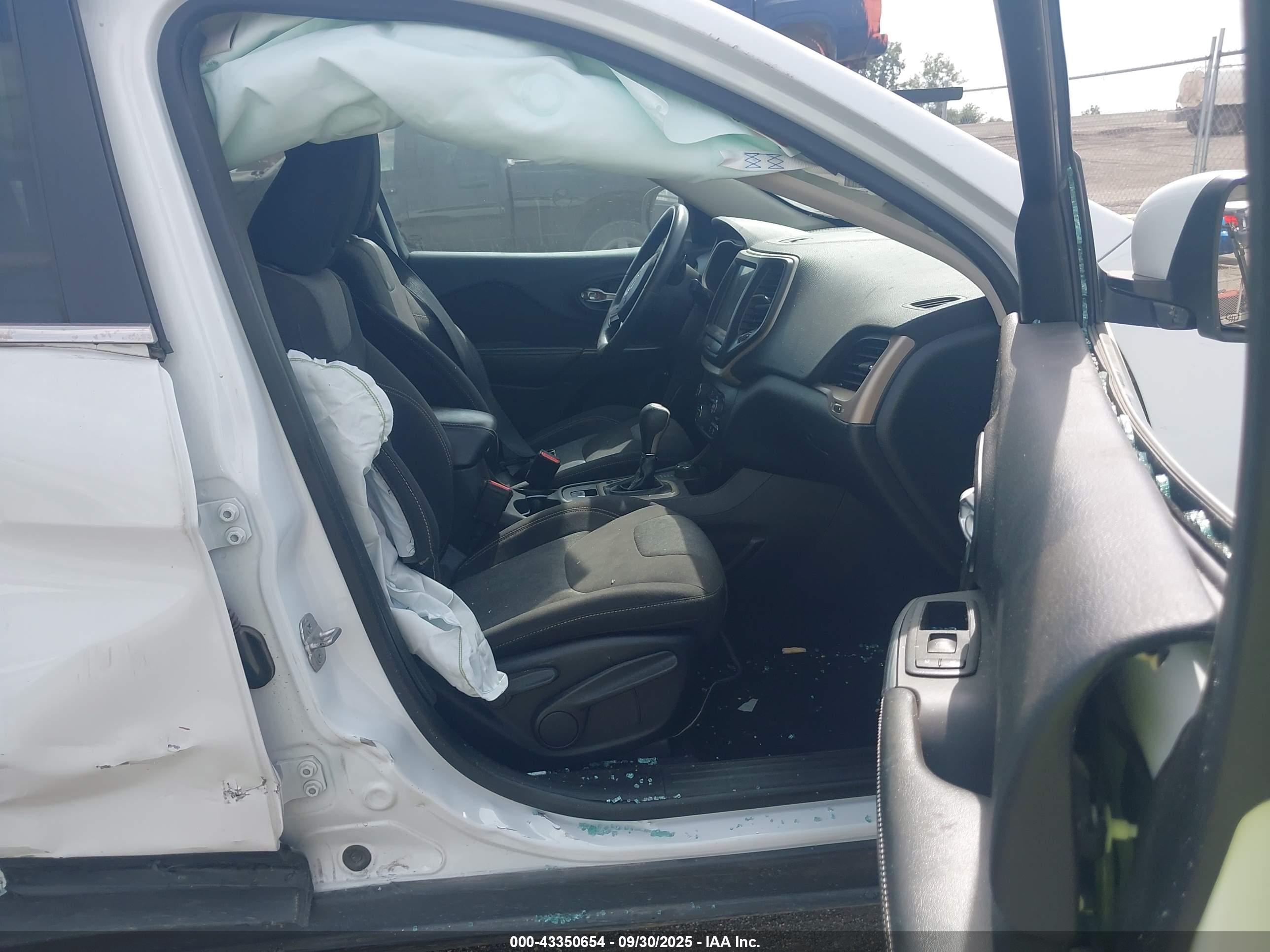 JEEP CHEROKEE image 5