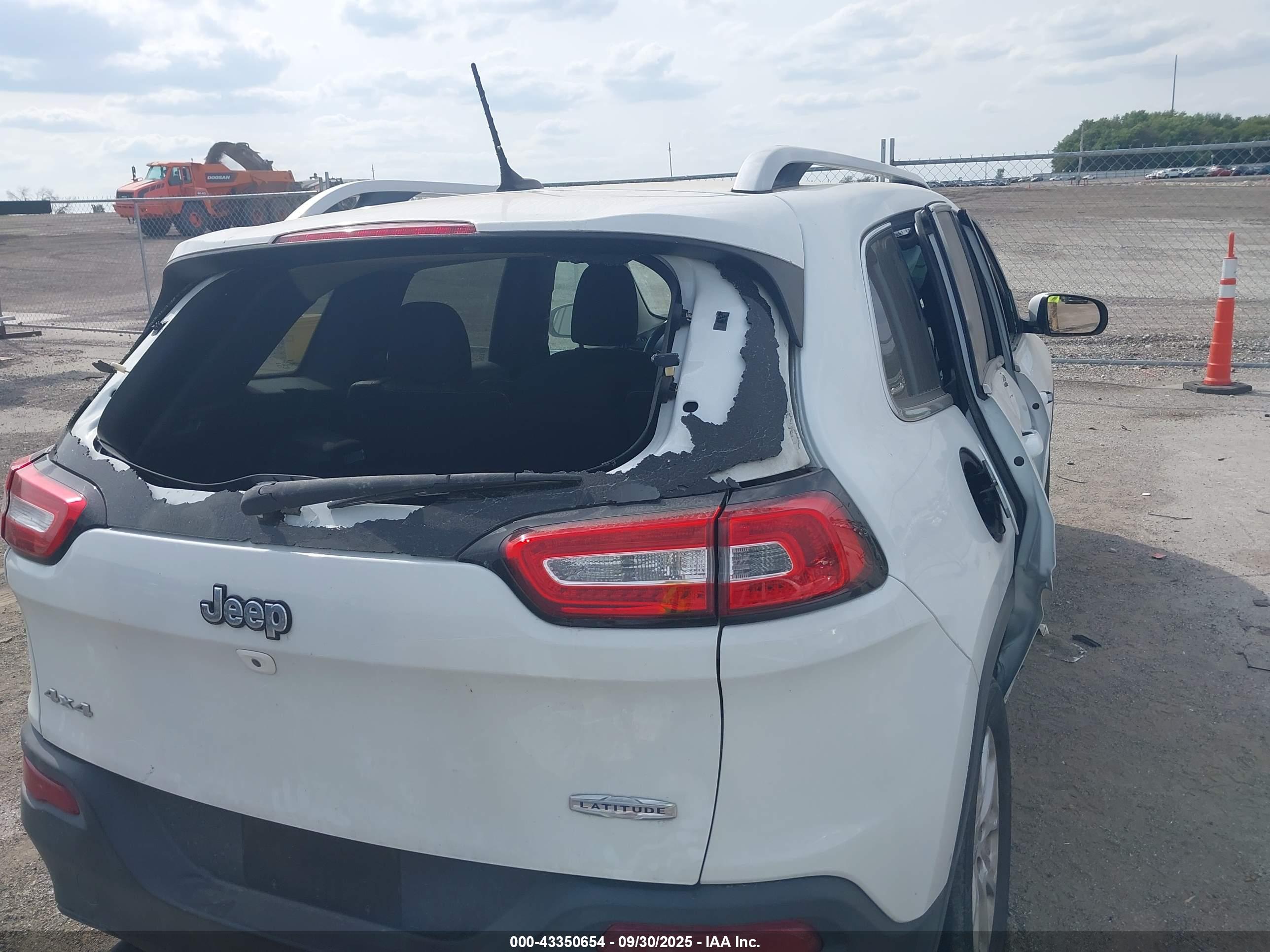 JEEP CHEROKEE image 6