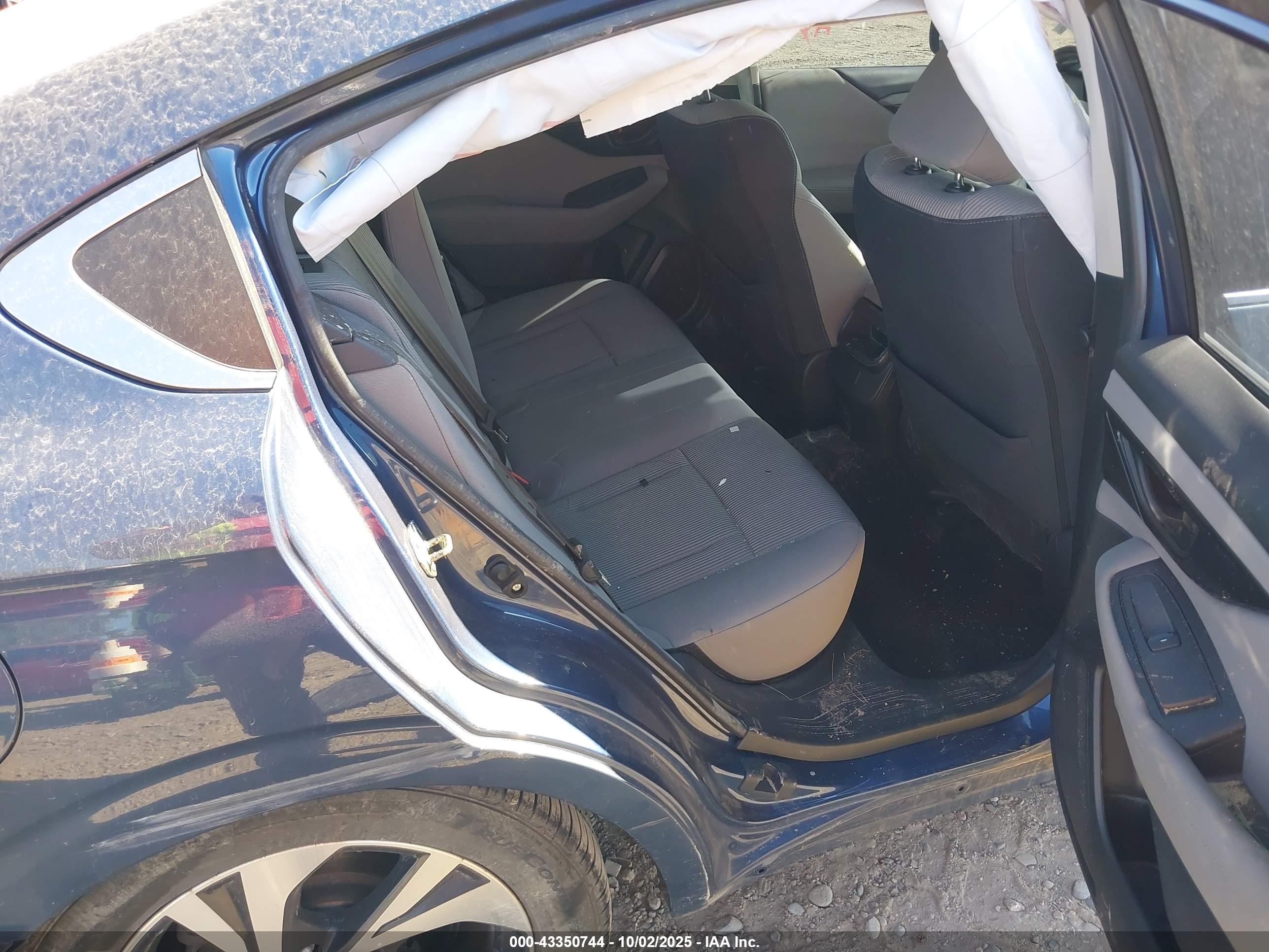 SUBARU LEGACY image 8