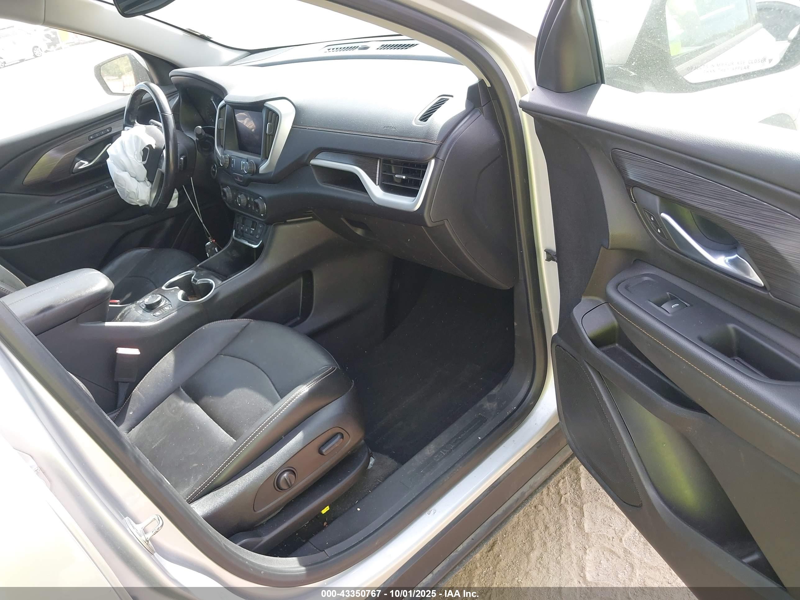 GMC TERRAIN image 5