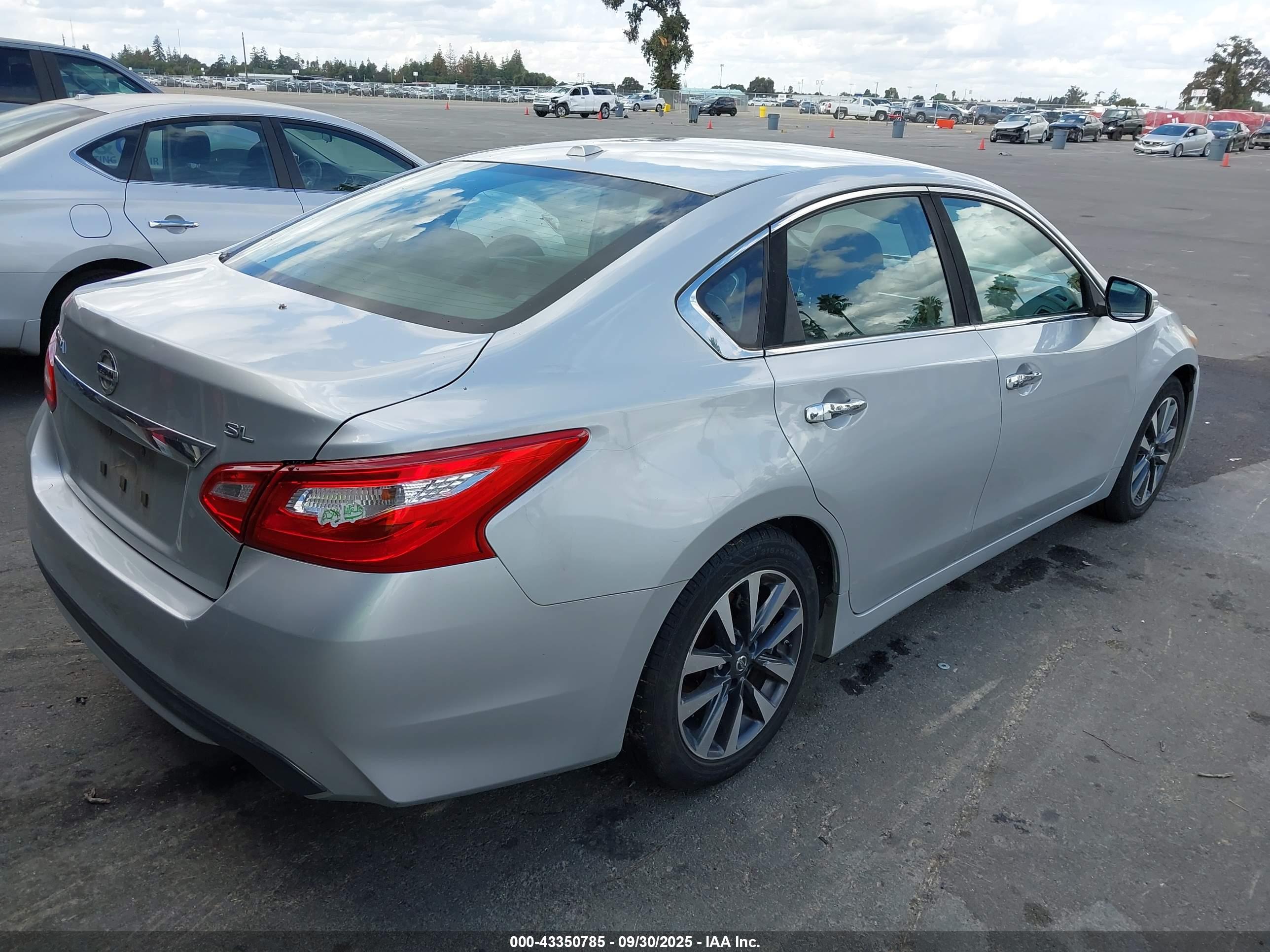 NISSAN ALTIMA image 4