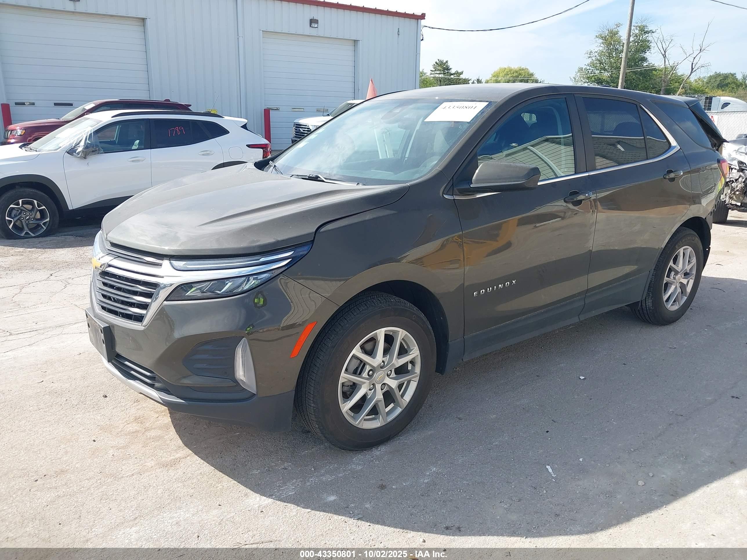 CHEVROLET EQUINOX image 2