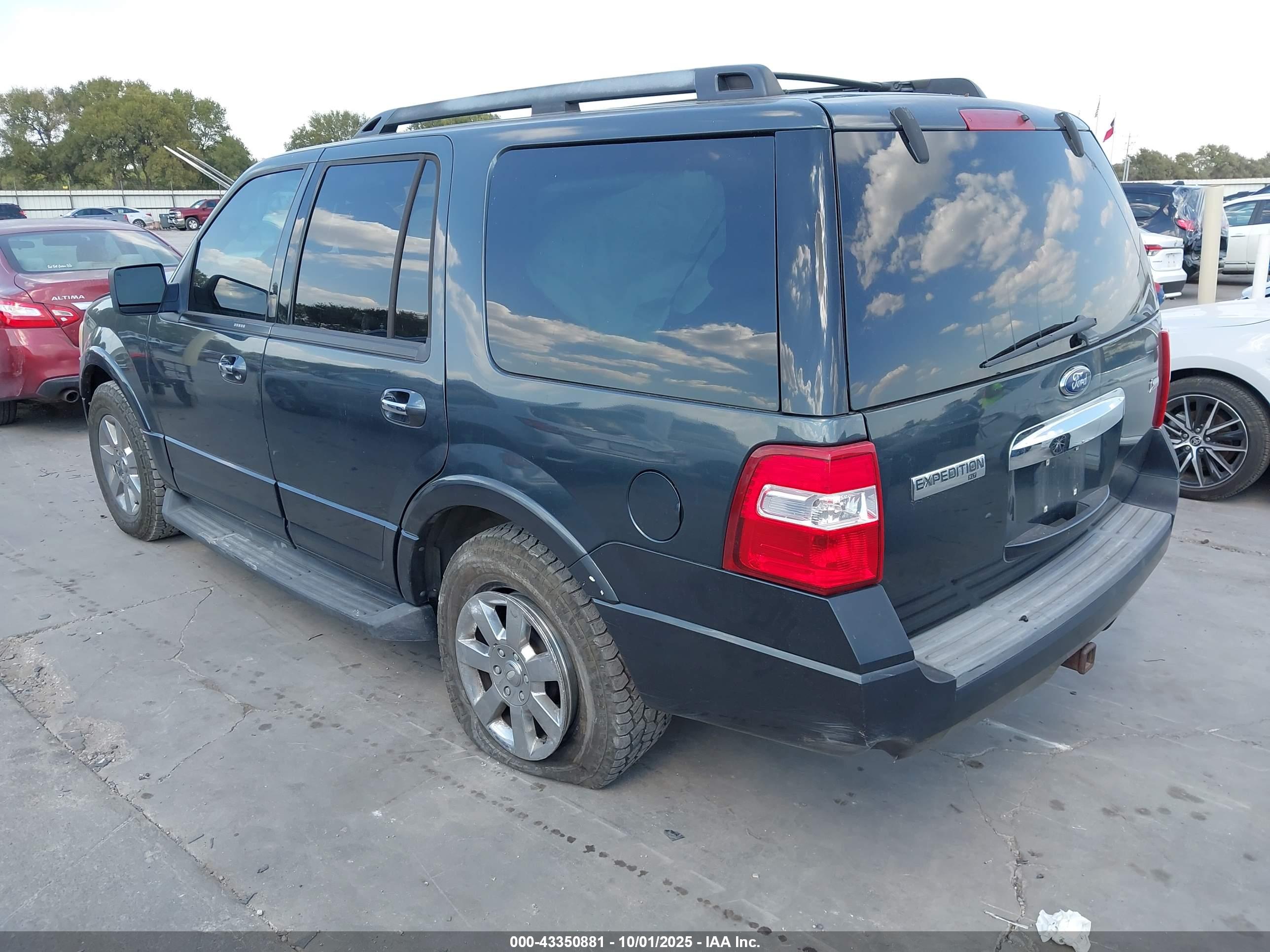 FORD EXPEDITION image 3