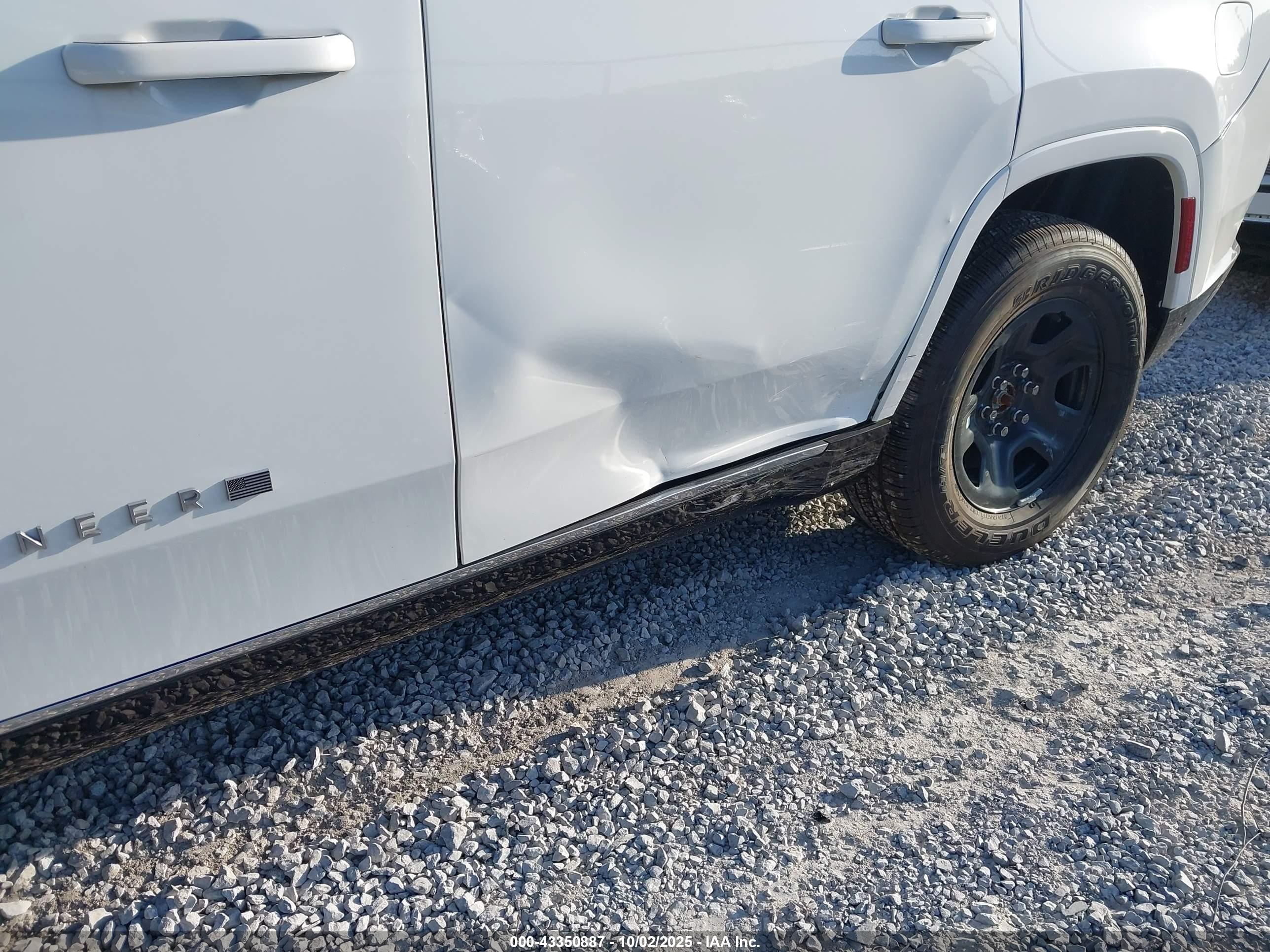 JEEP GRAND image 6
