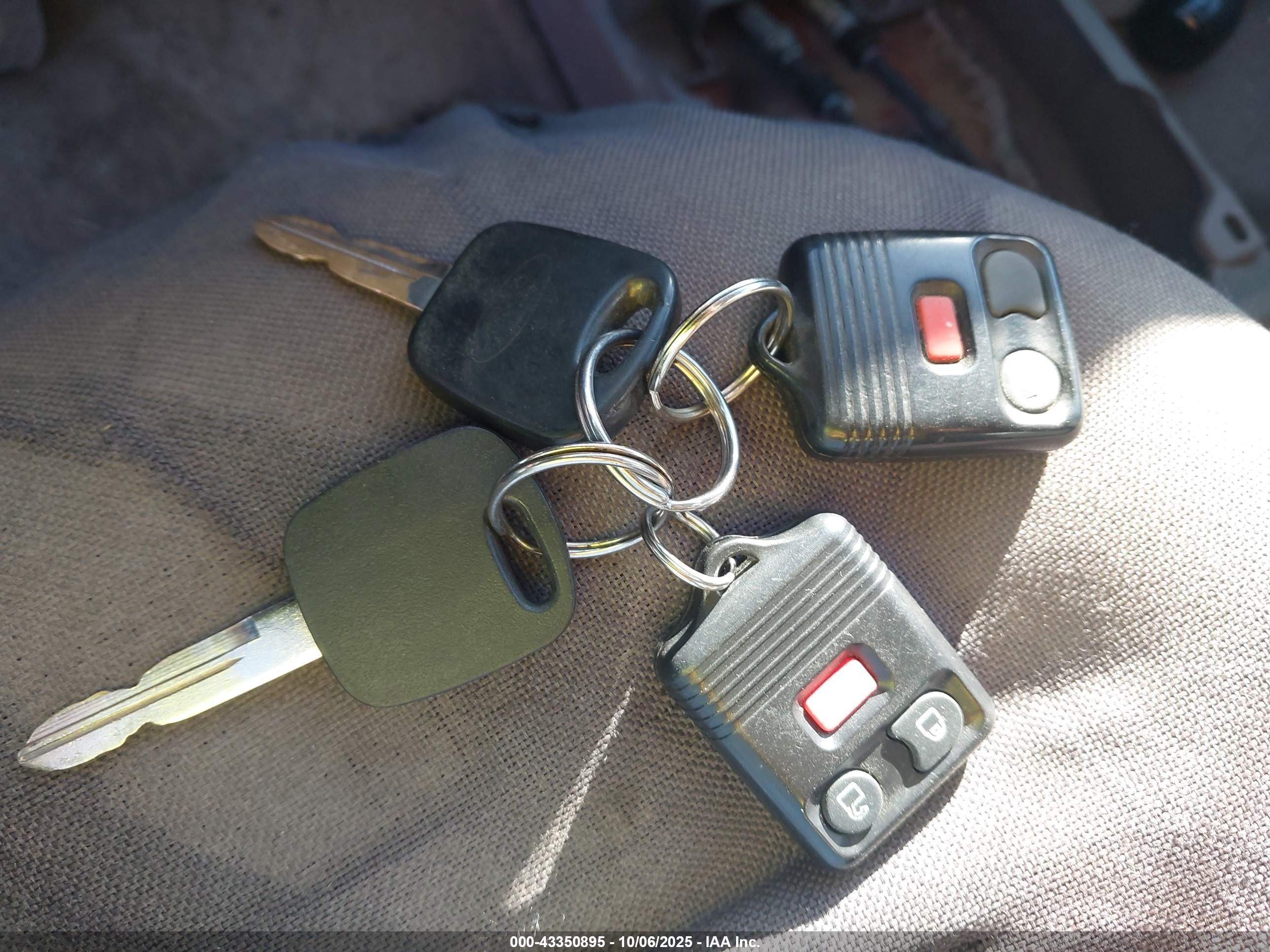 FORD ESCAPE image 11