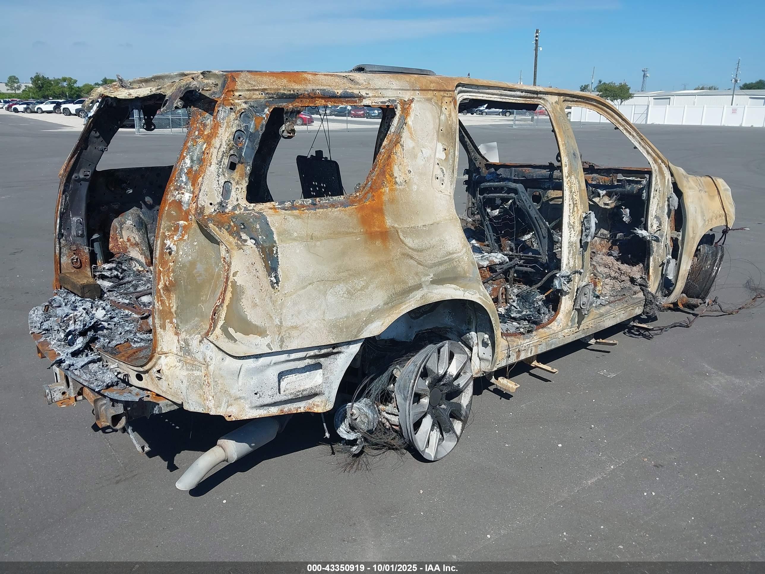 CHEVROLET TAHOE image 4