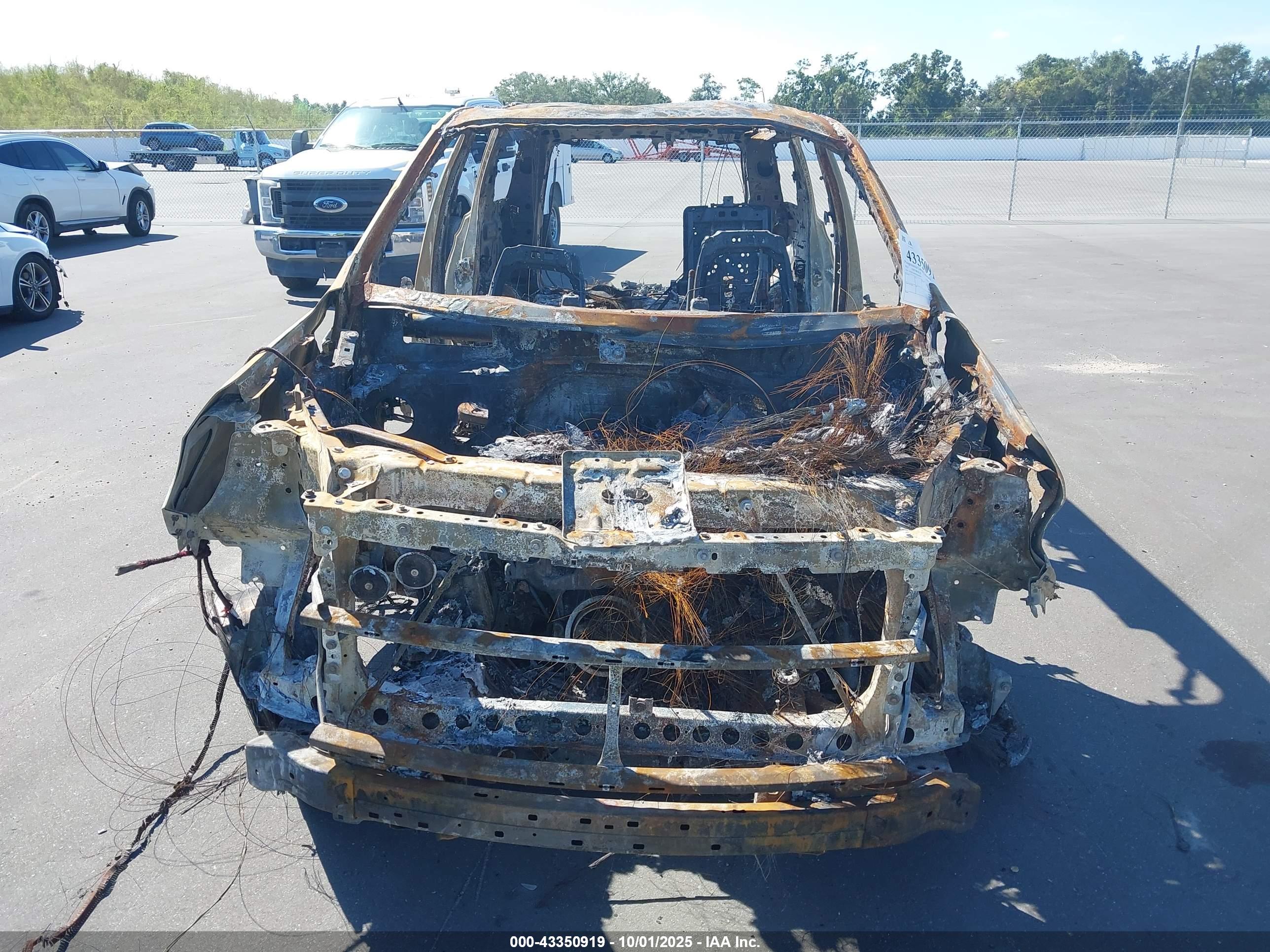 CHEVROLET TAHOE image 6