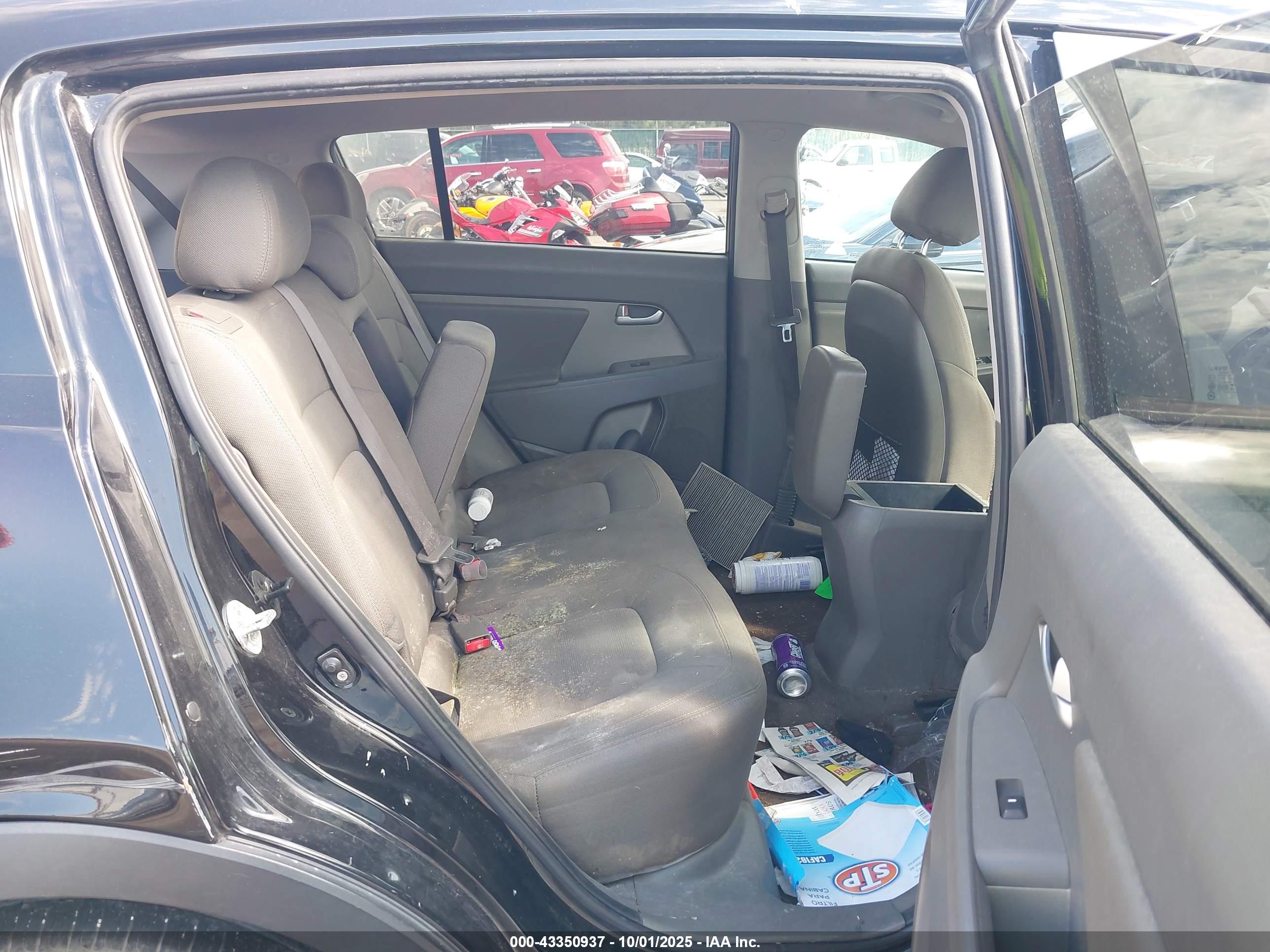 KIA SPORTAGE image 8