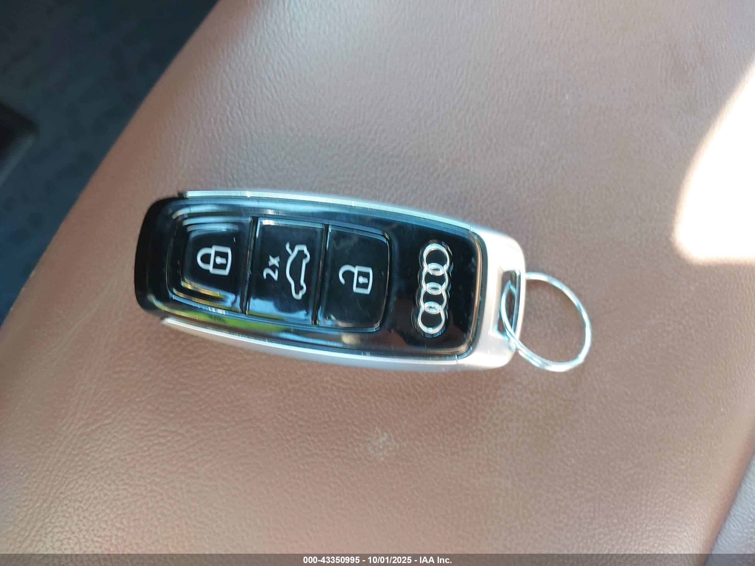 AUDI Q7 image 11