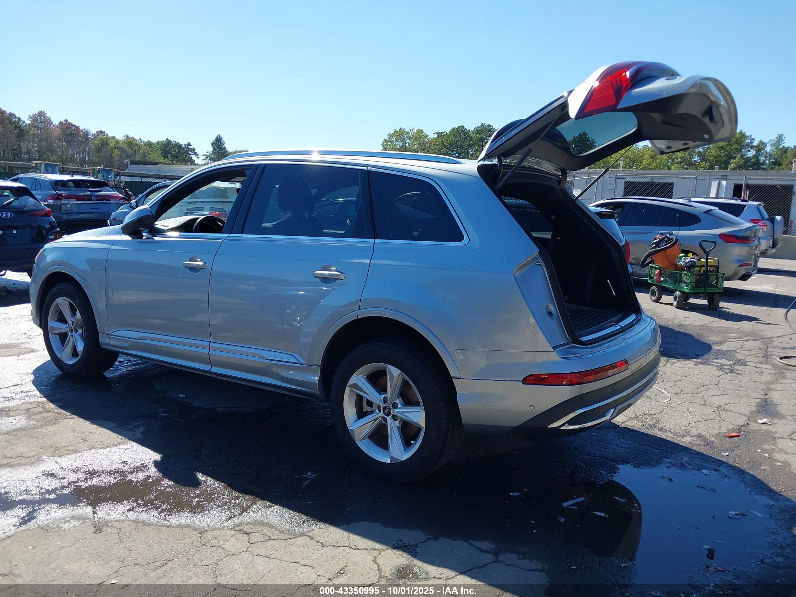 AUDI Q7 image 3