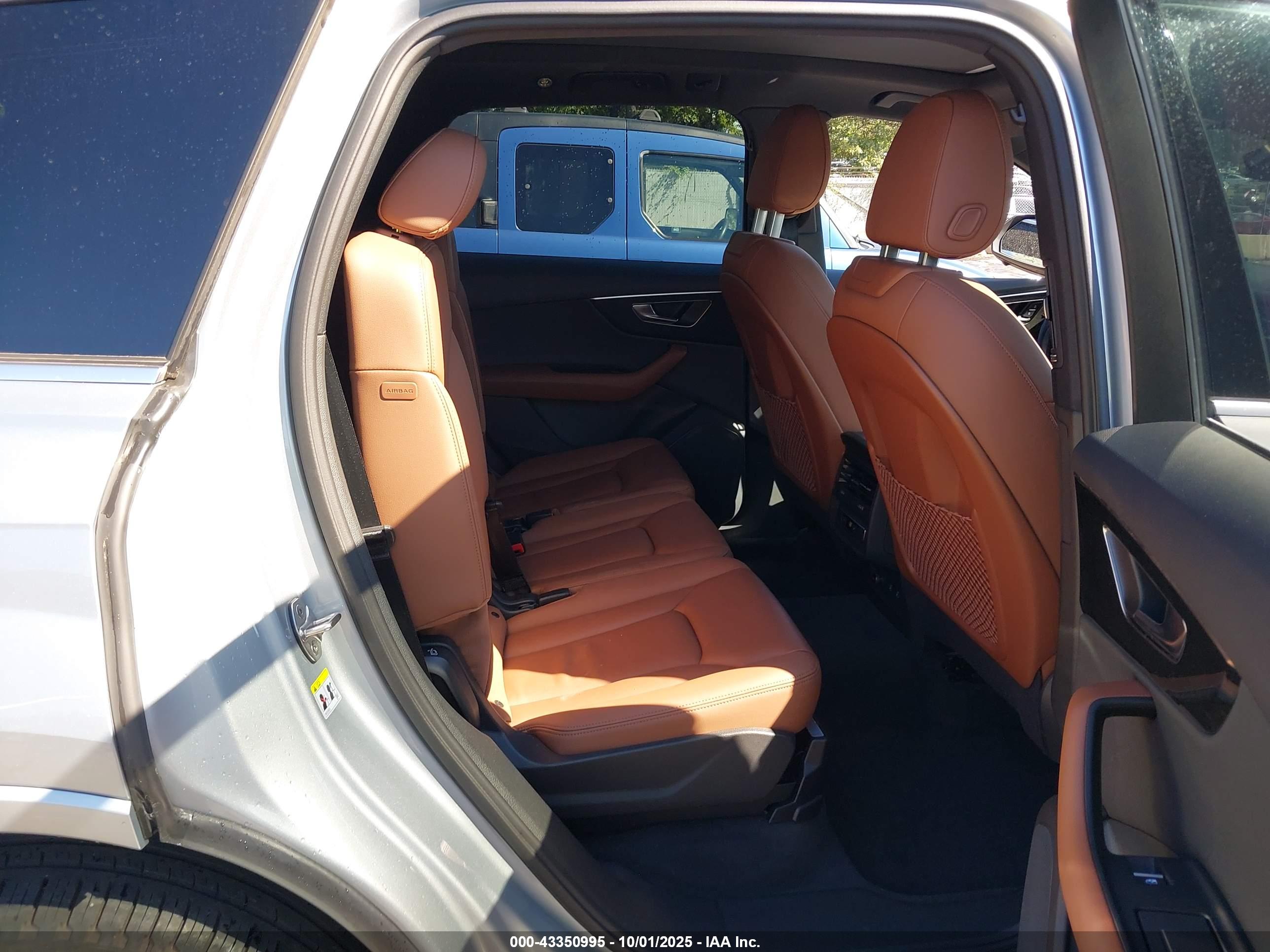 AUDI Q7 image 8