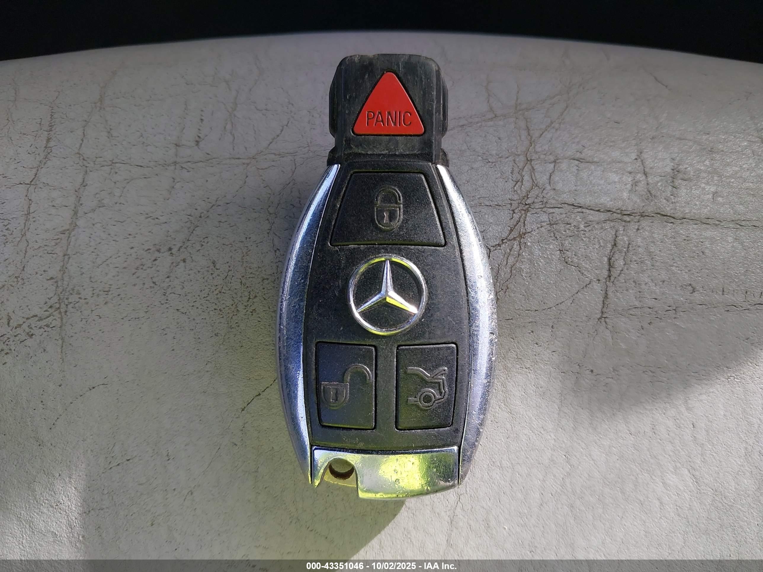 MERCEDES-BENZ E image 11