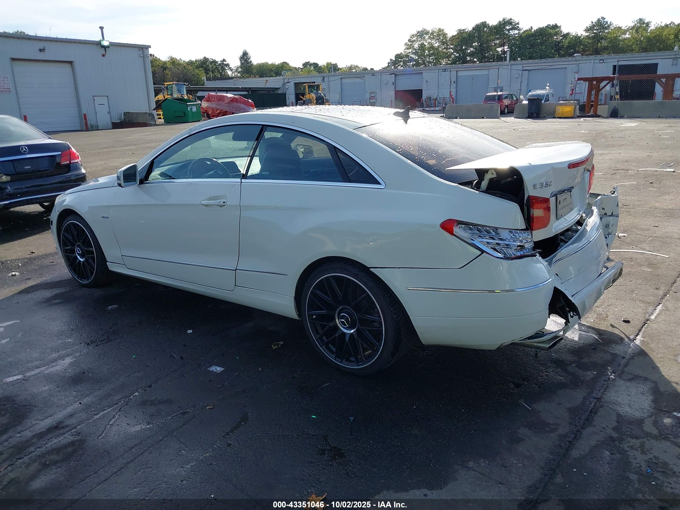 MERCEDES-BENZ E image 3