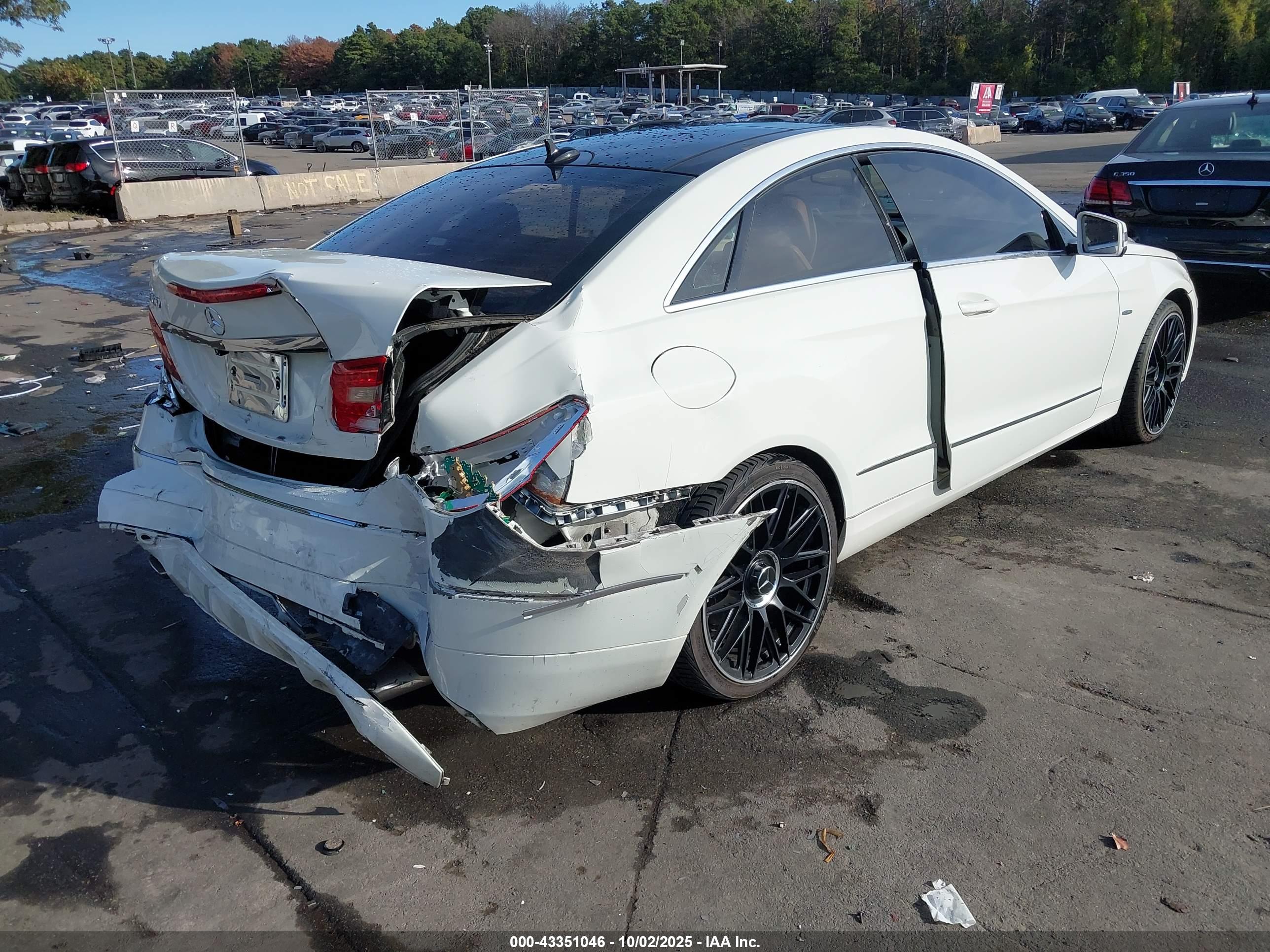 MERCEDES-BENZ E image 4