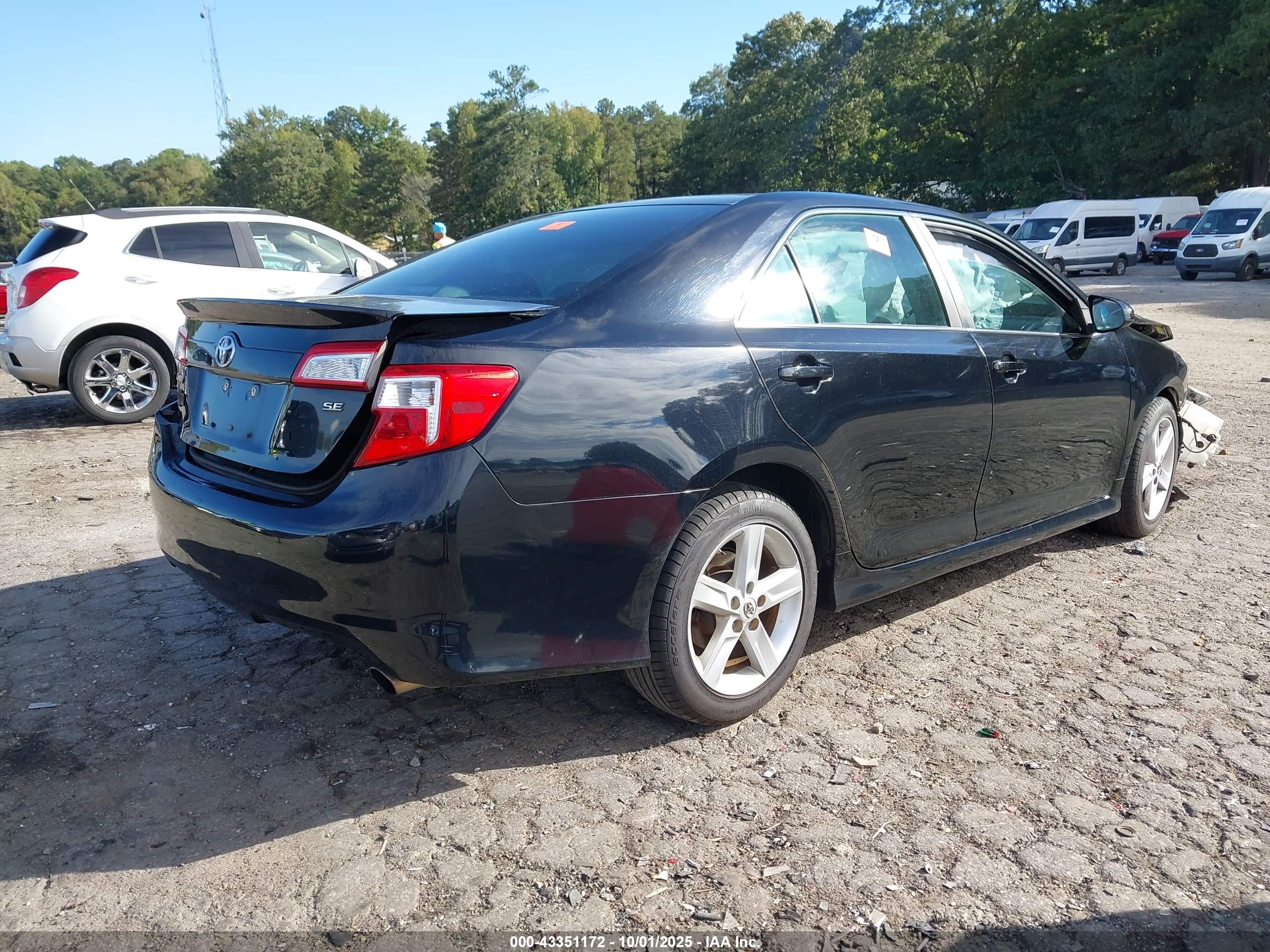 TOYOTA CAMRY image 4