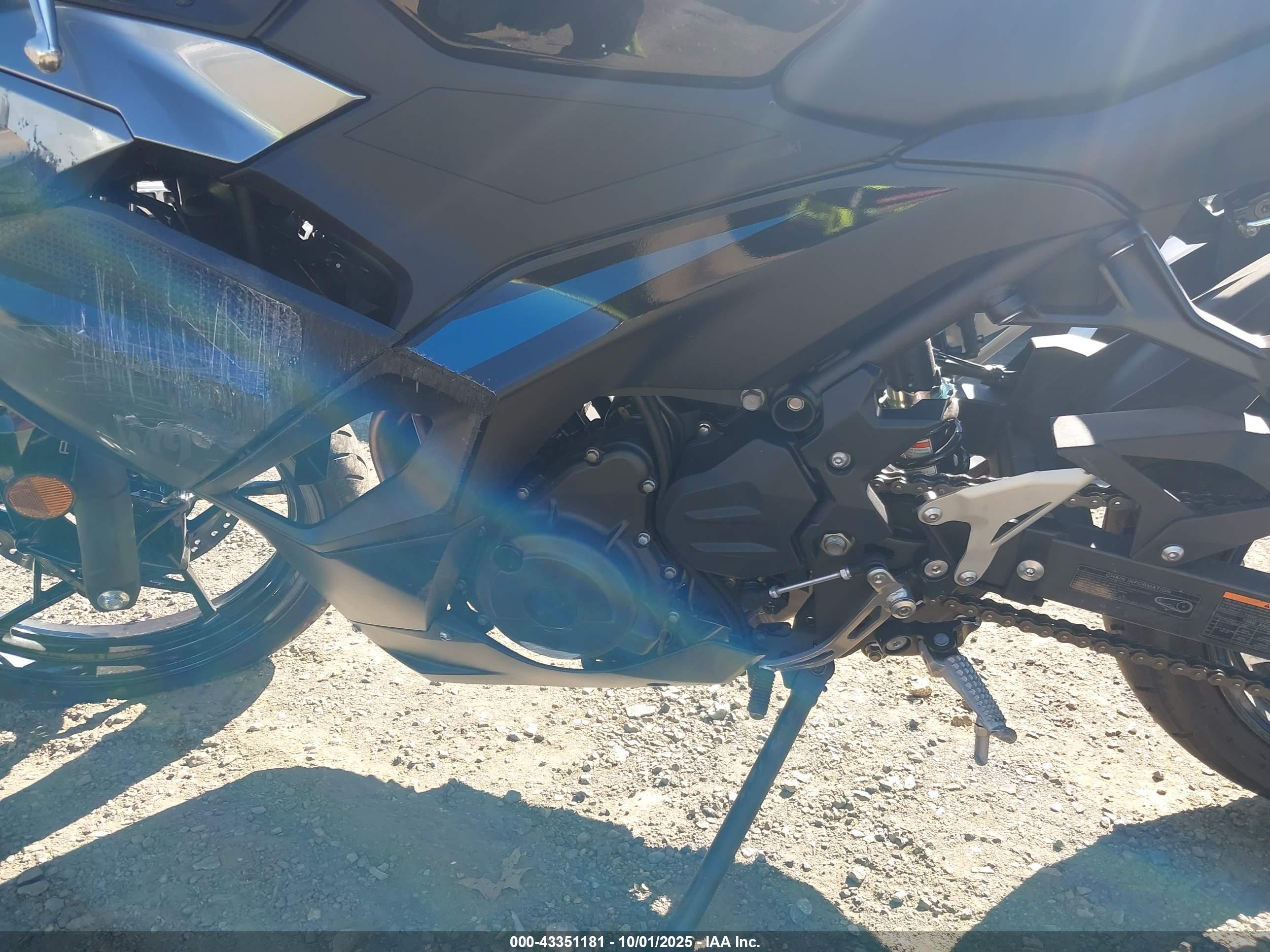KAWASAKI EX500 image 9