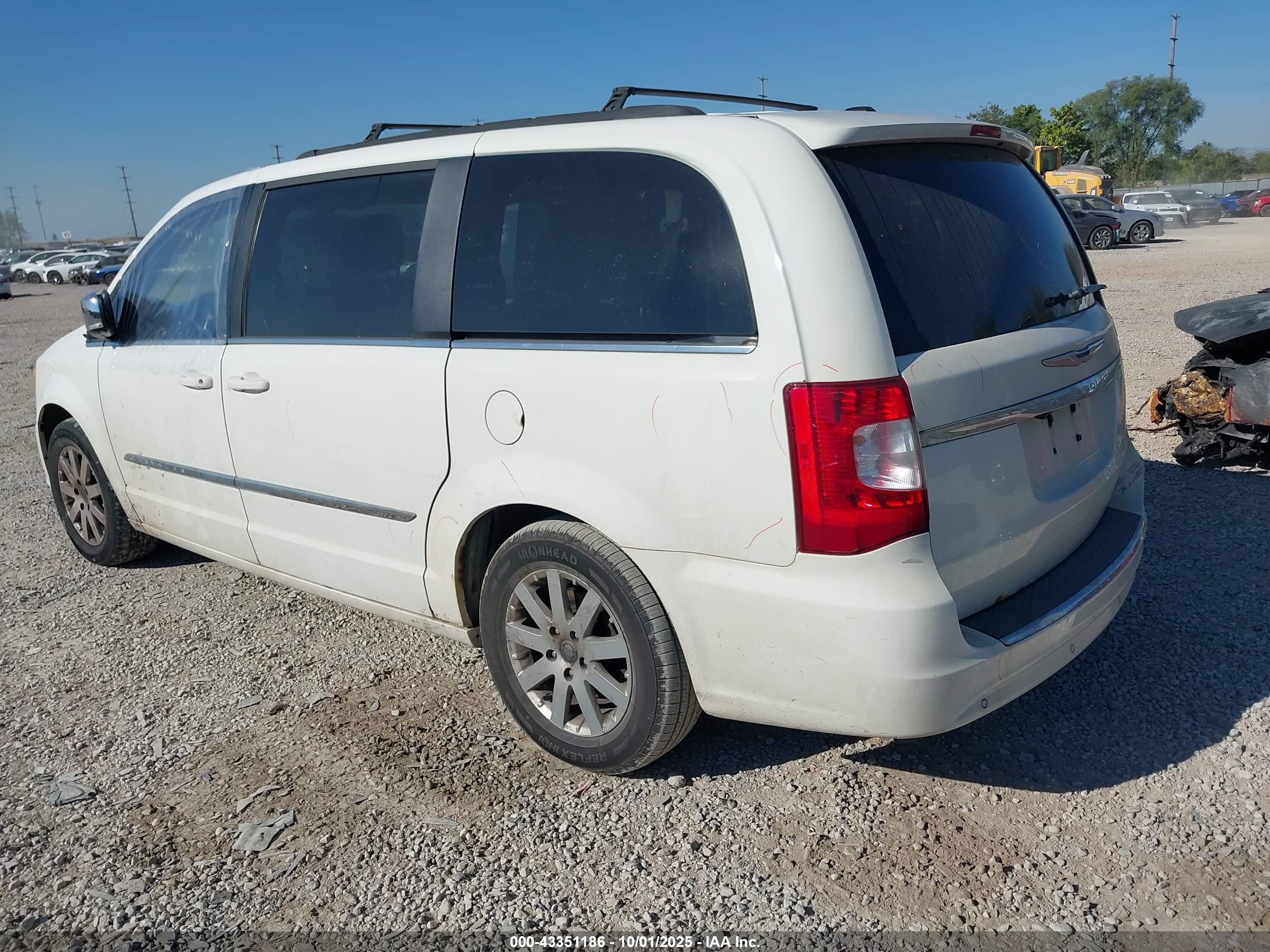 CHRYSLER TOWN image 3