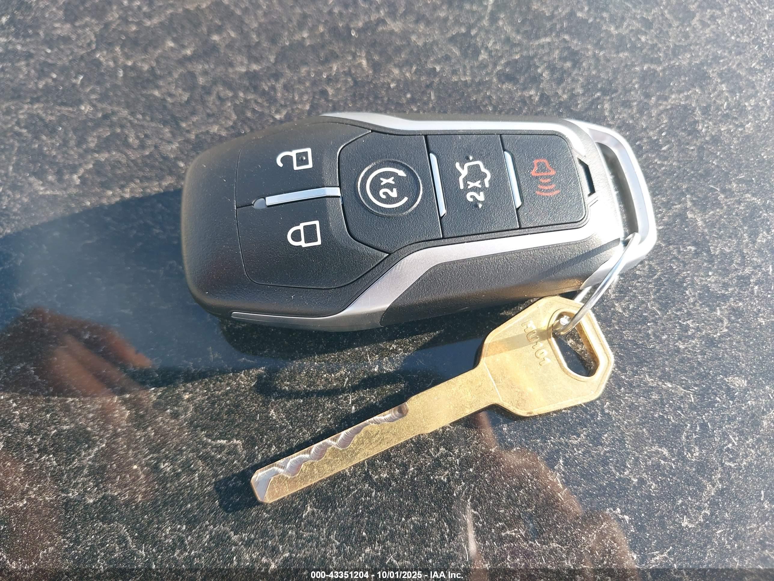 FORD FUSION image 11