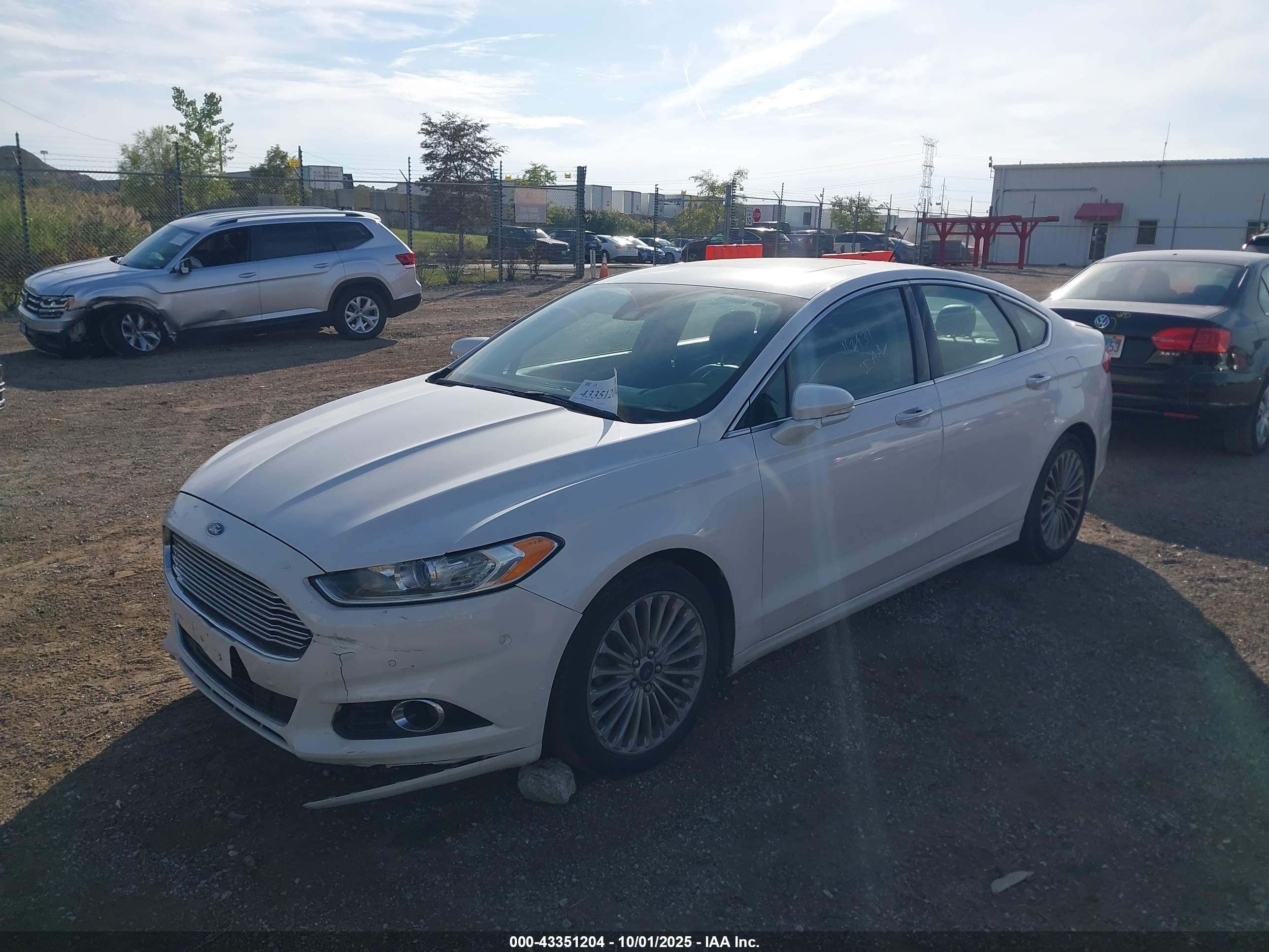 FORD FUSION image 2