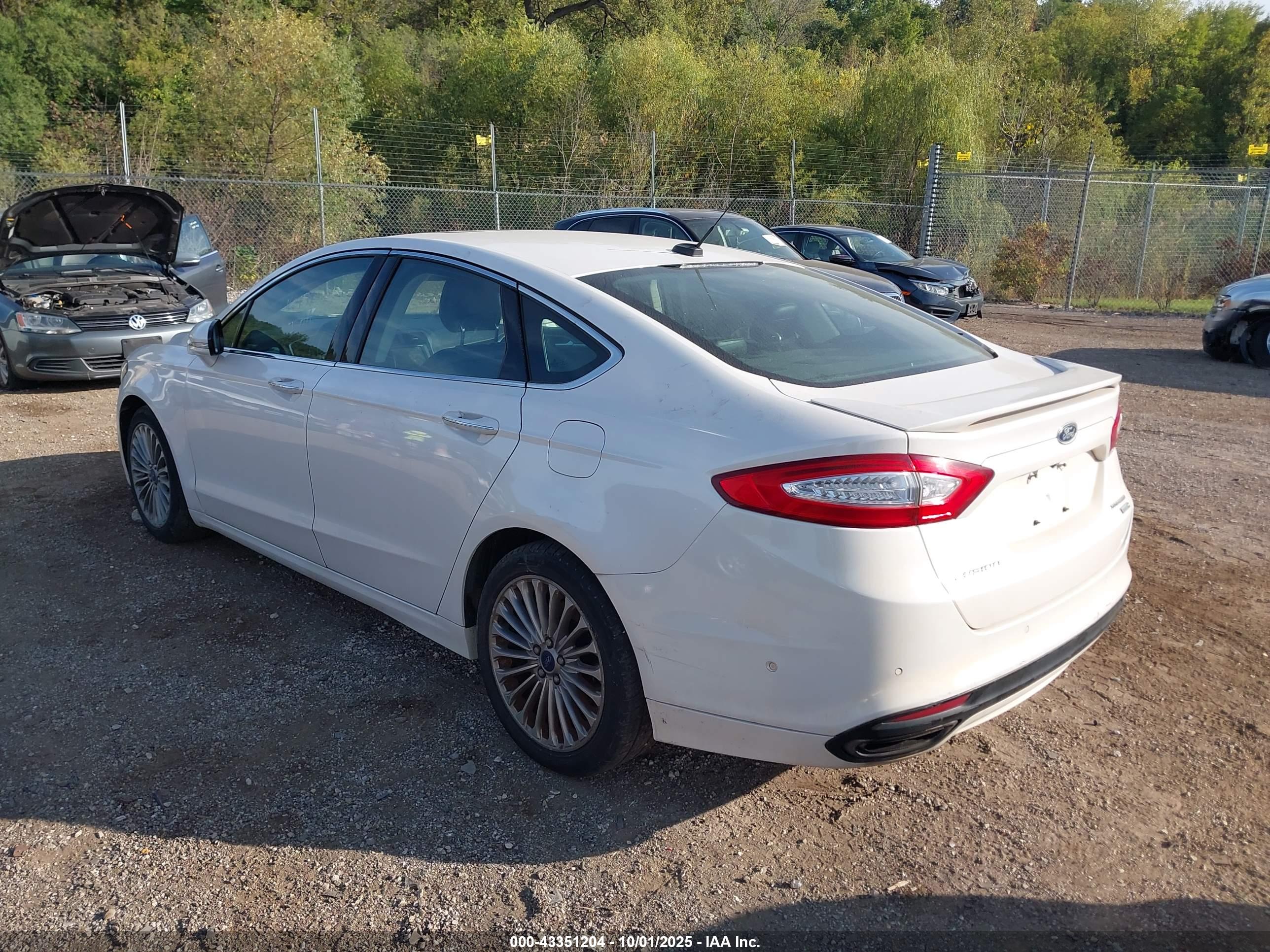 FORD FUSION image 3