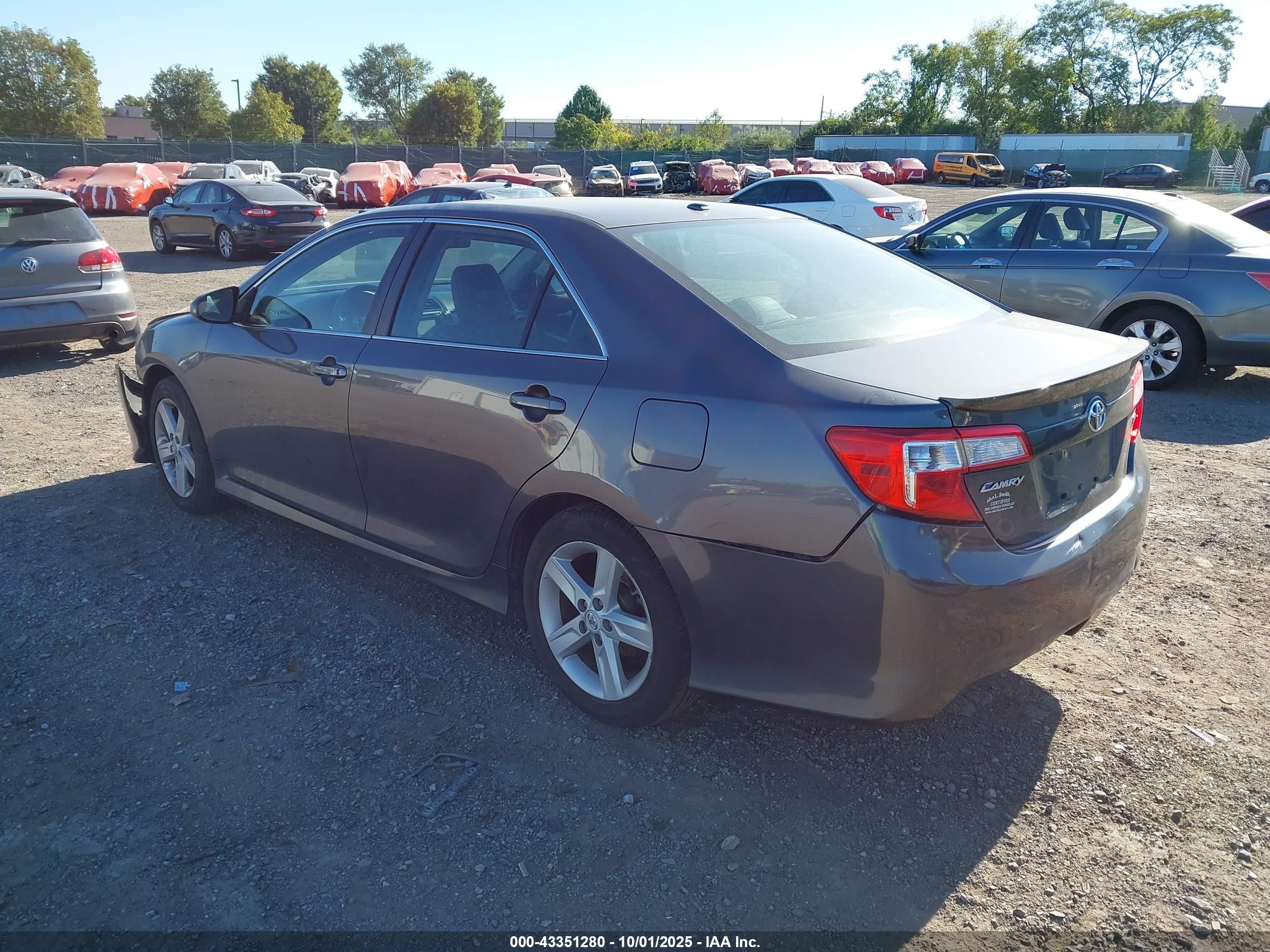 TOYOTA CAMRY image 3