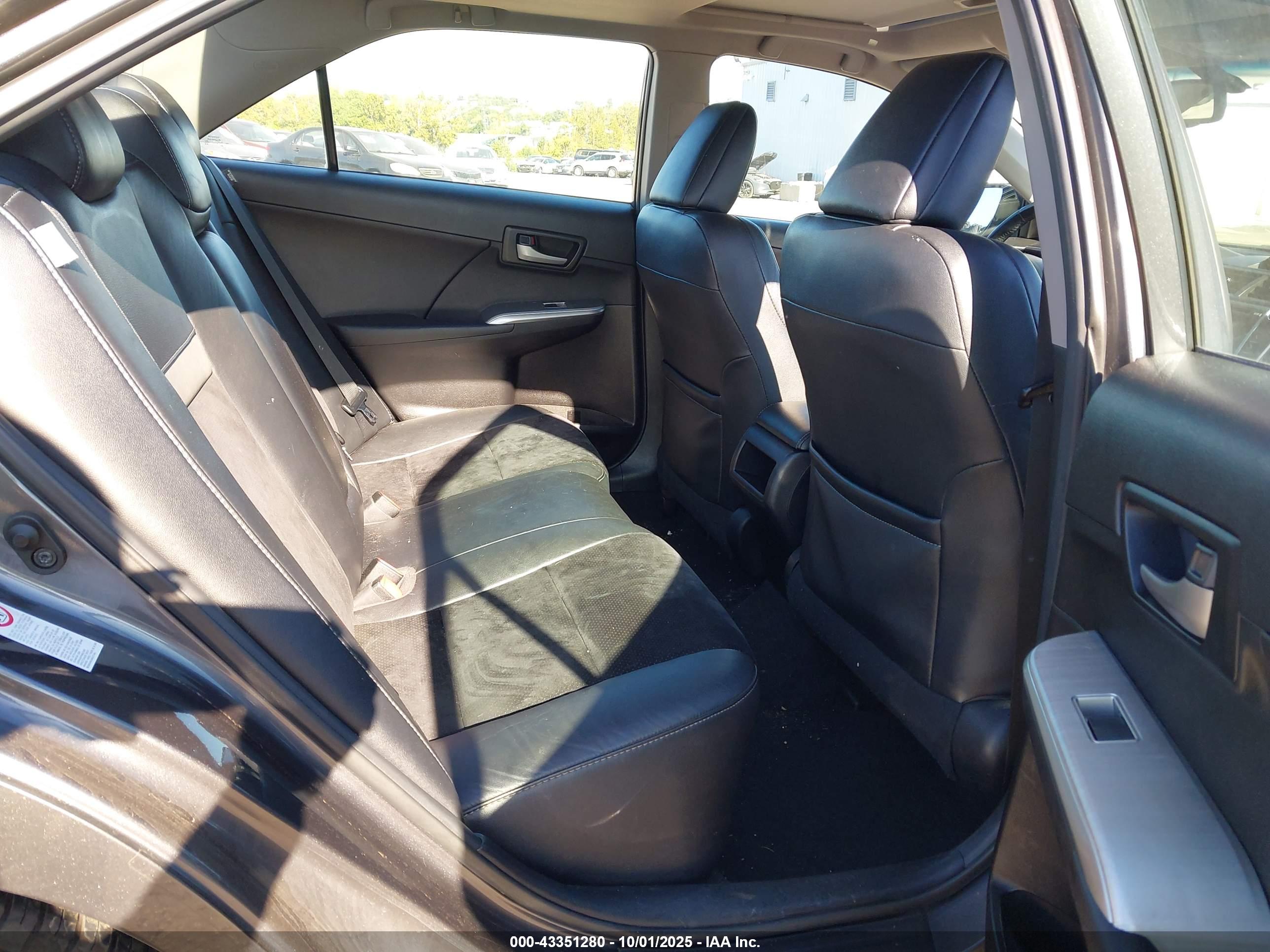 TOYOTA CAMRY image 8