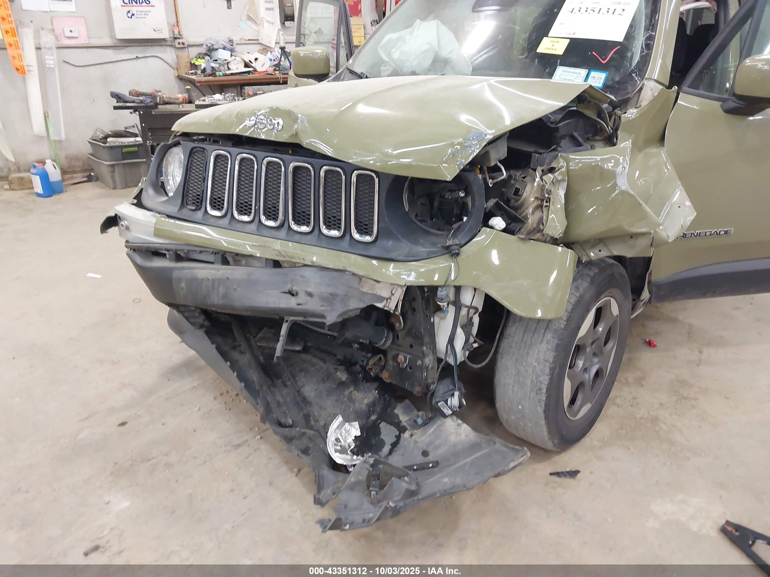 JEEP RENEGADE image 6