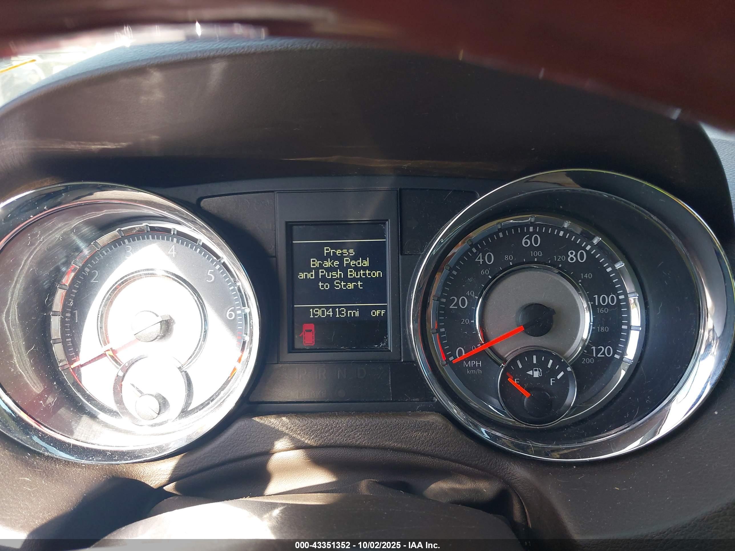 CHRYSLER TOWN image 7